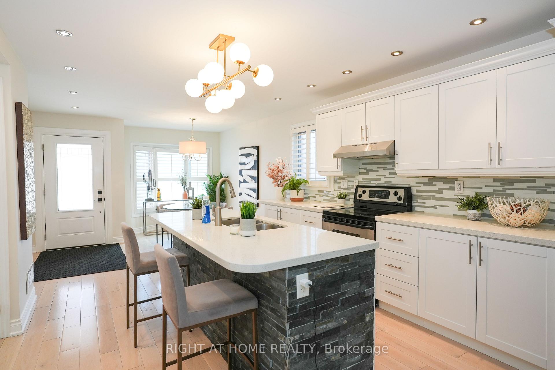 Photo 9 of 2038 Chrisdon Road, Burlington, Headon — HOMEH