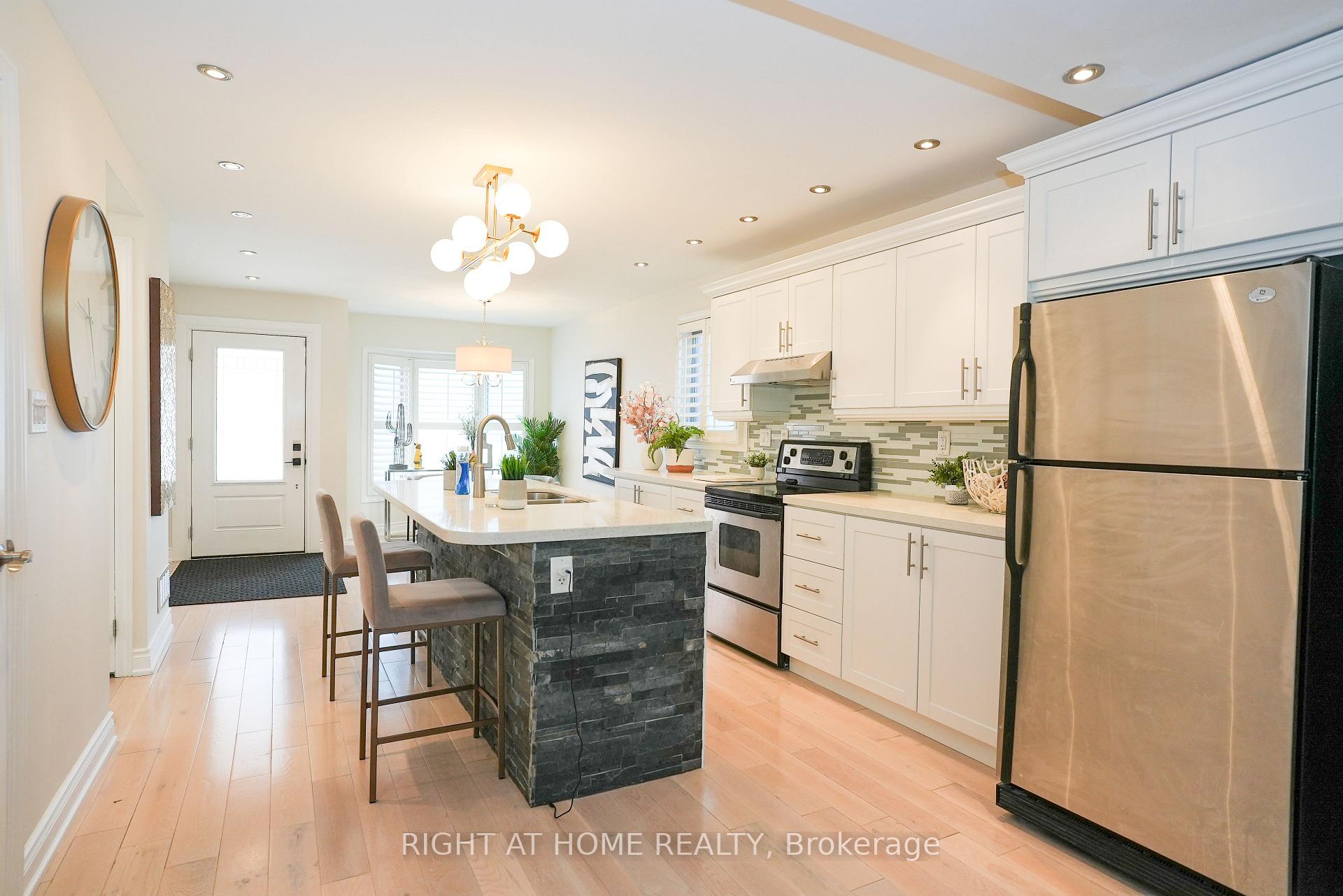 Photo 10 of 2038 Chrisdon Road, Burlington, Headon — HOMEH