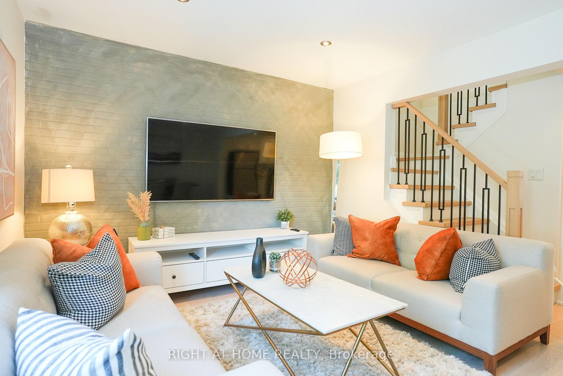 Photo 12 of 2038 Chrisdon Road, Burlington, Headon — HOMEH
