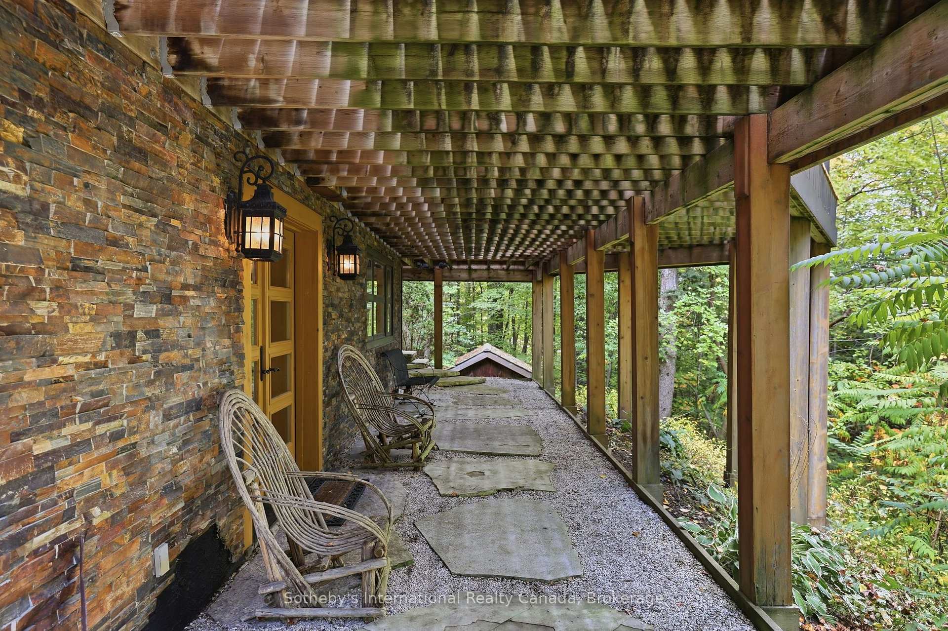 Photo 4 of 146 Chamonix Crescent, Blue Mountains — HOMEH
