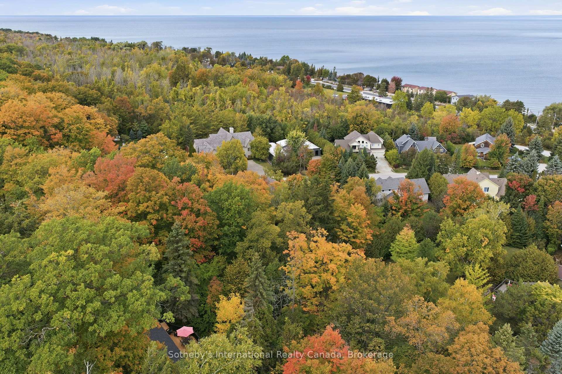 Photo 33 of 146 Chamonix Crescent, Blue Mountains — HOMEH