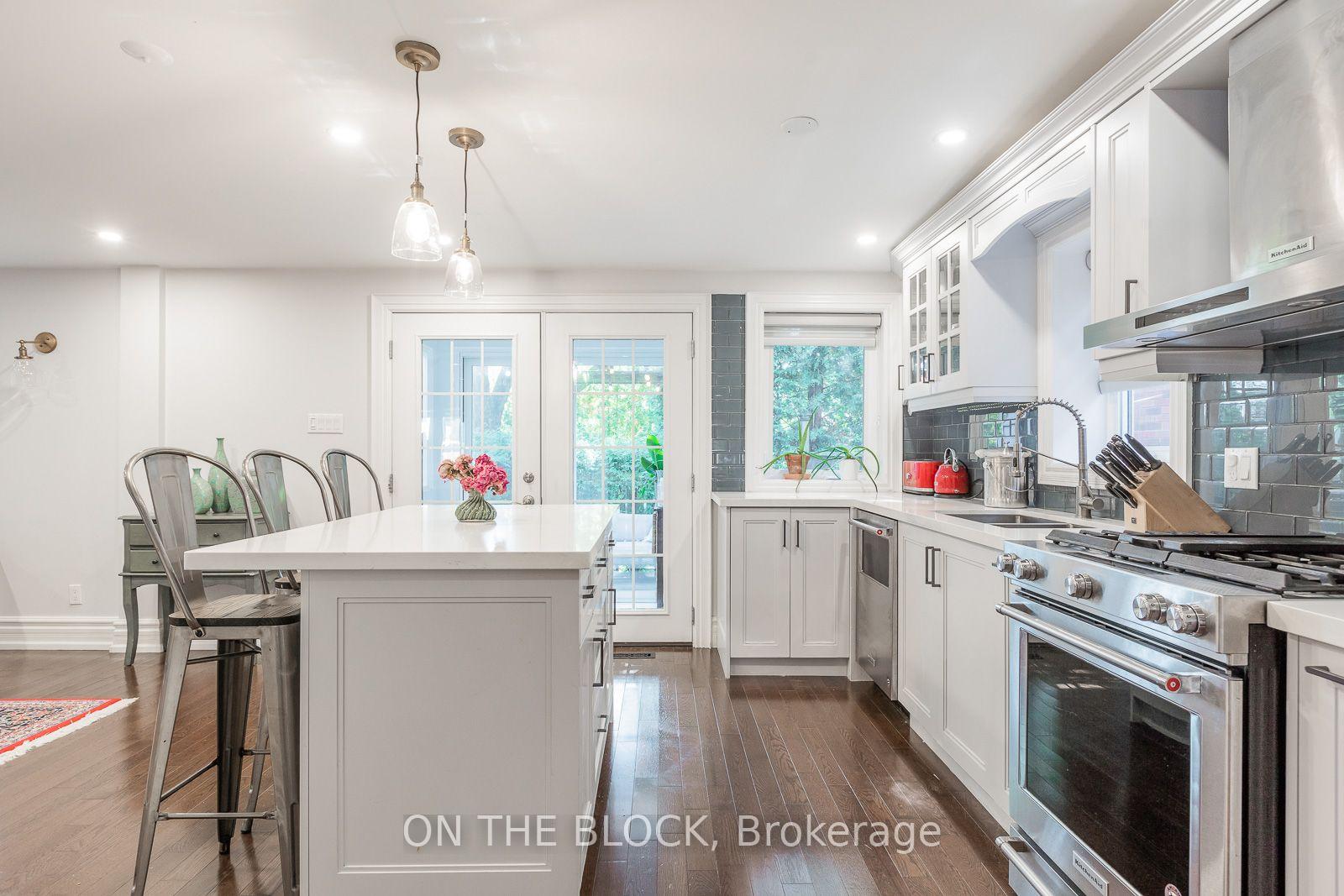 Photo 12 of 21 Craigmore Crescent, North York, Willowdale East — HOMEH