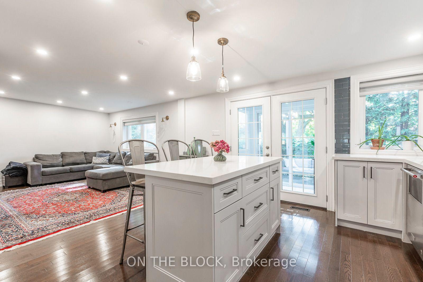 Photo 13 of 21 Craigmore Crescent, North York, Willowdale East — HOMEH