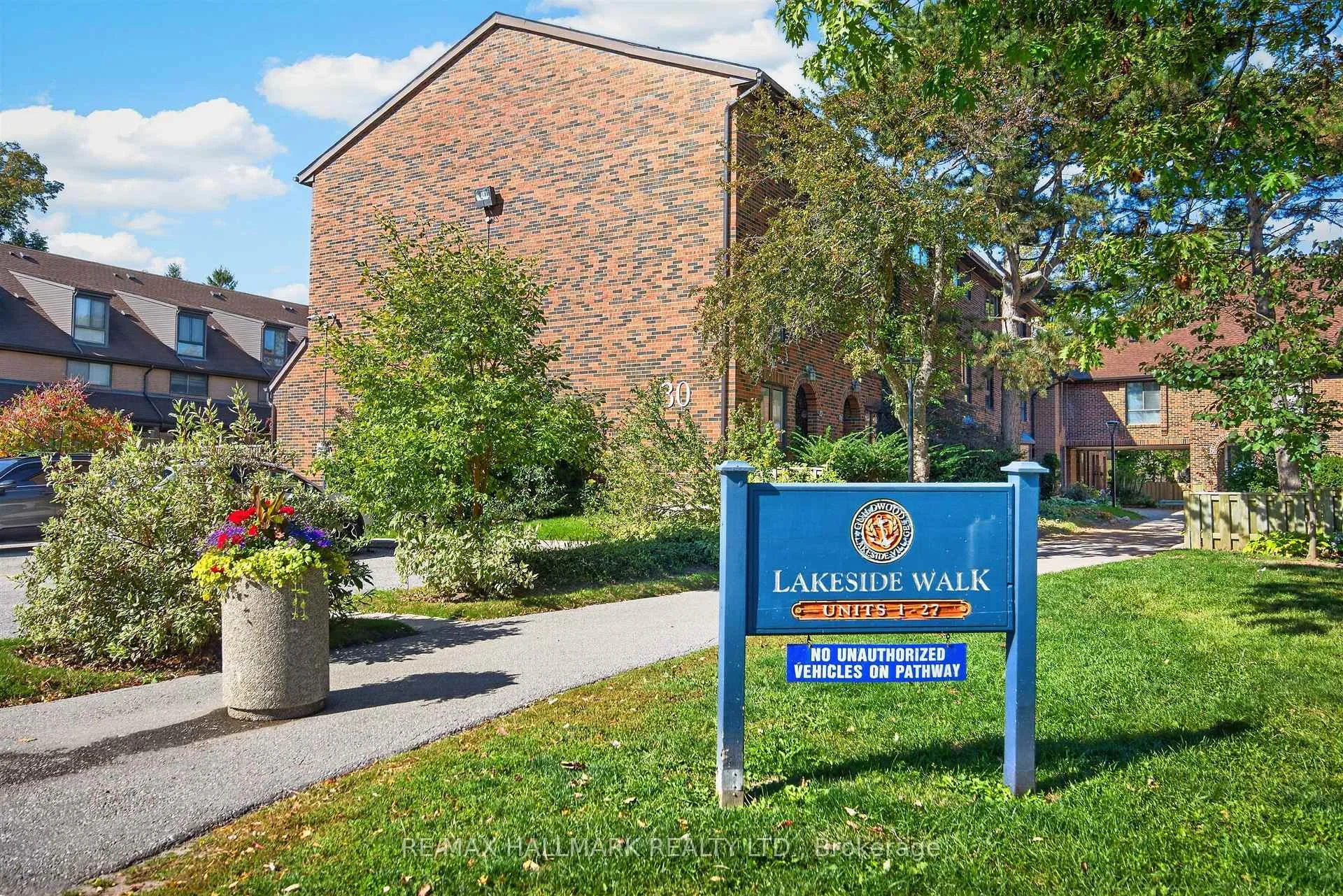 Photo 4 of Unit 15, 30 Livingston Road, Scarborough, Guildwood — HOMEH