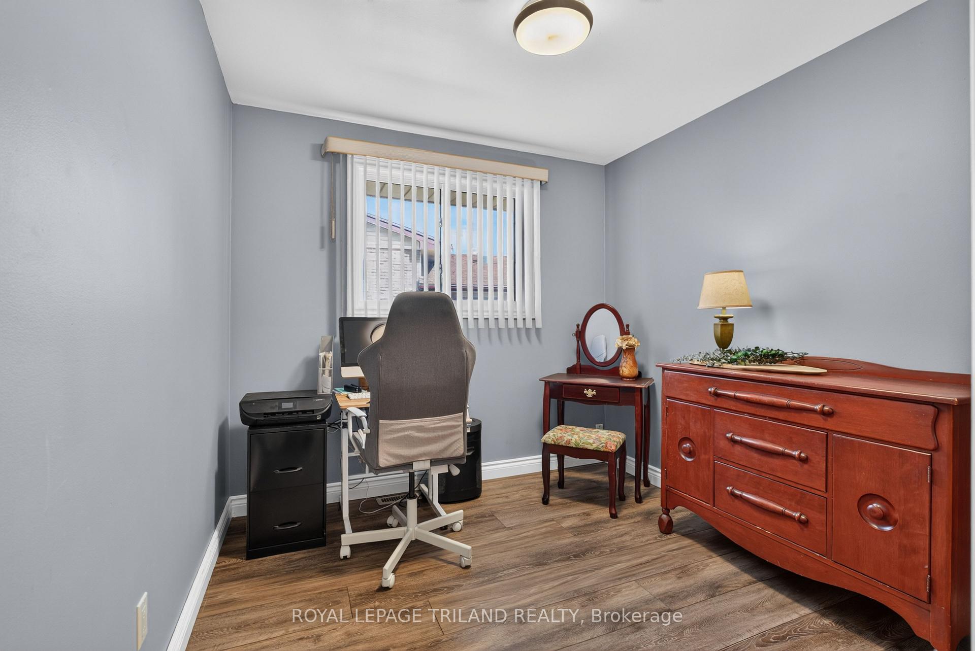 Photo 15 of 21 Jena Crescent, London, East I — HOMEH