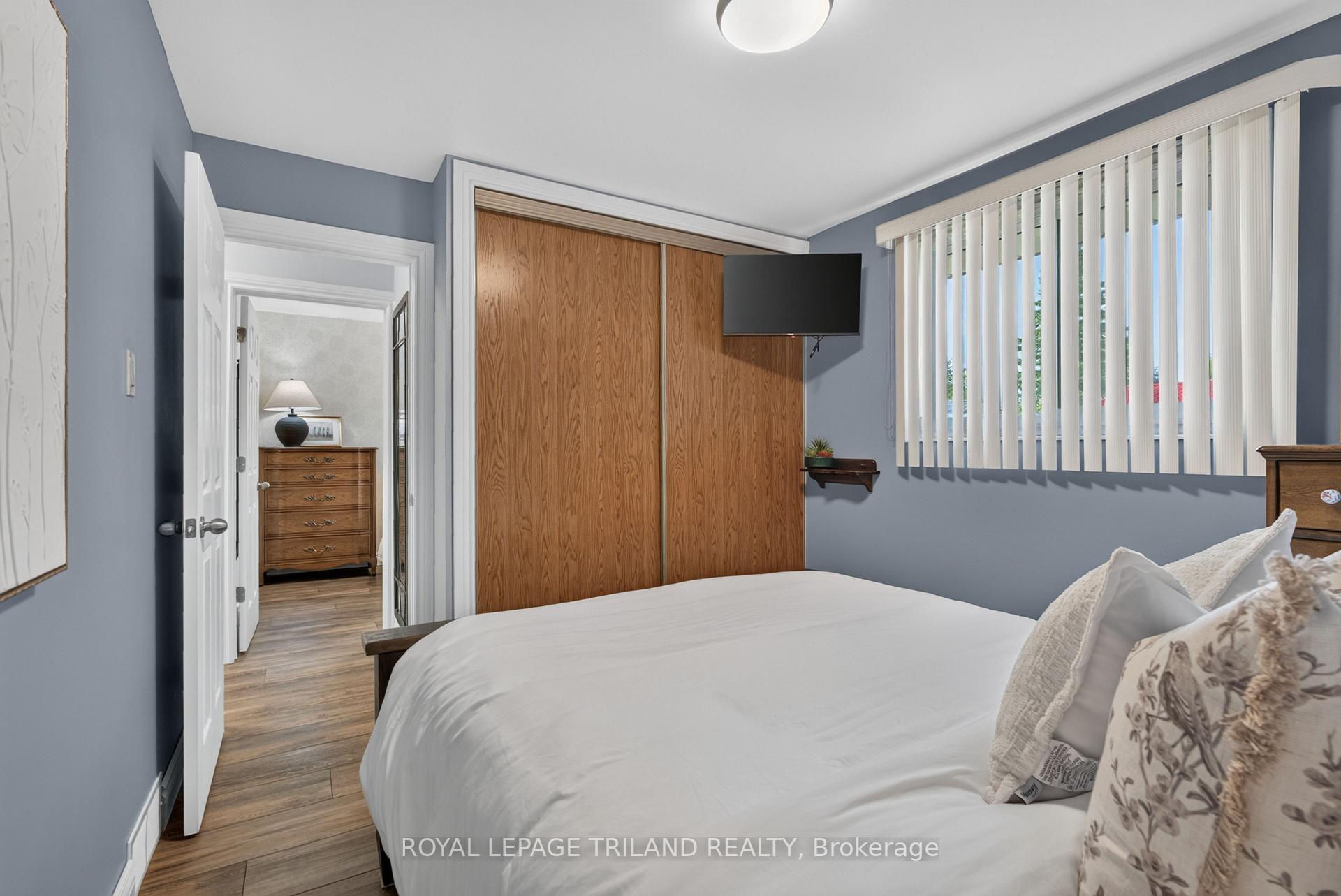 Photo 18 of 21 Jena Crescent, London, East I — HOMEH