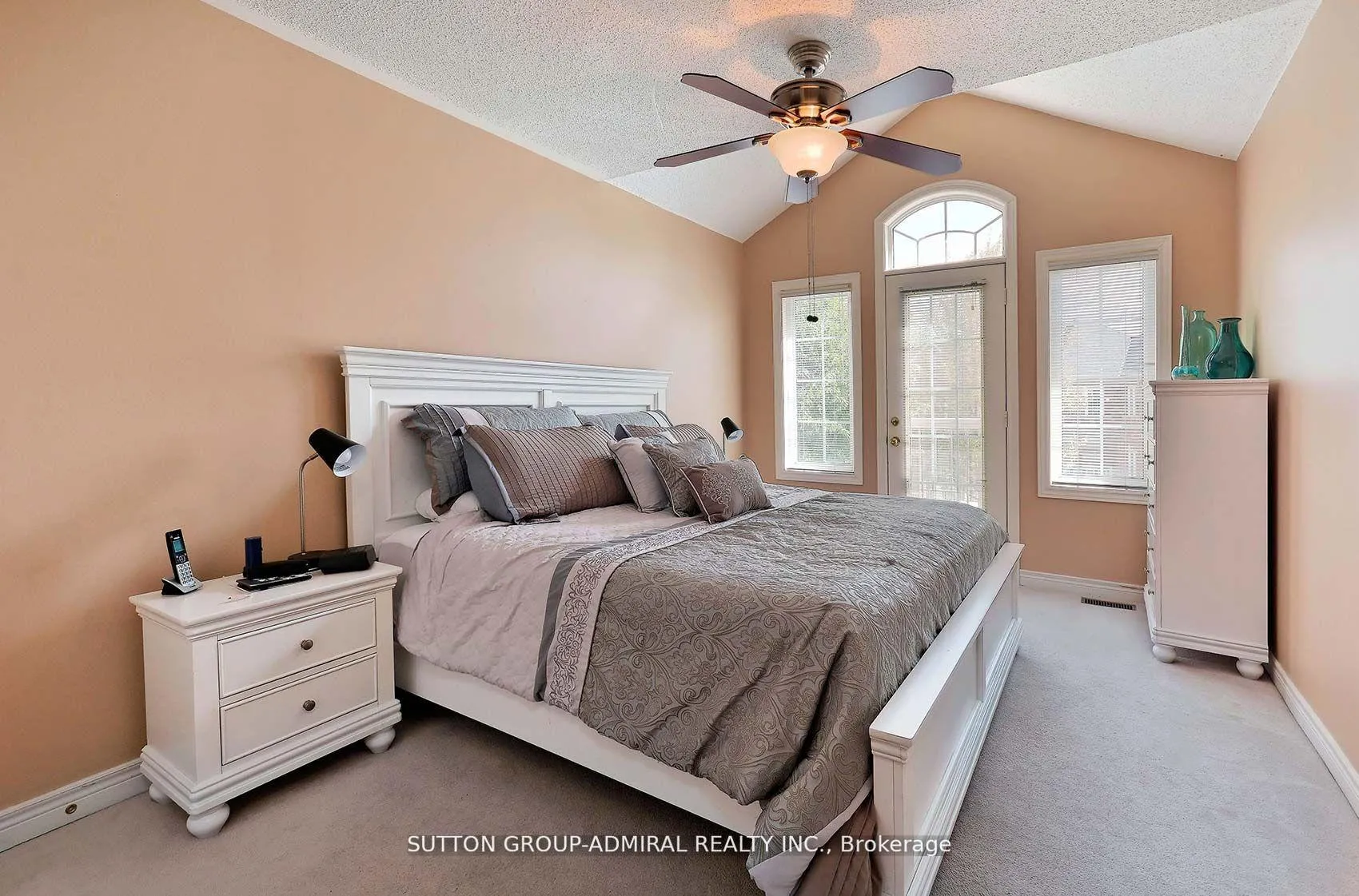 Photo 21 of 18 Mosswood Road, Vaughan, Patterson — HOMEH