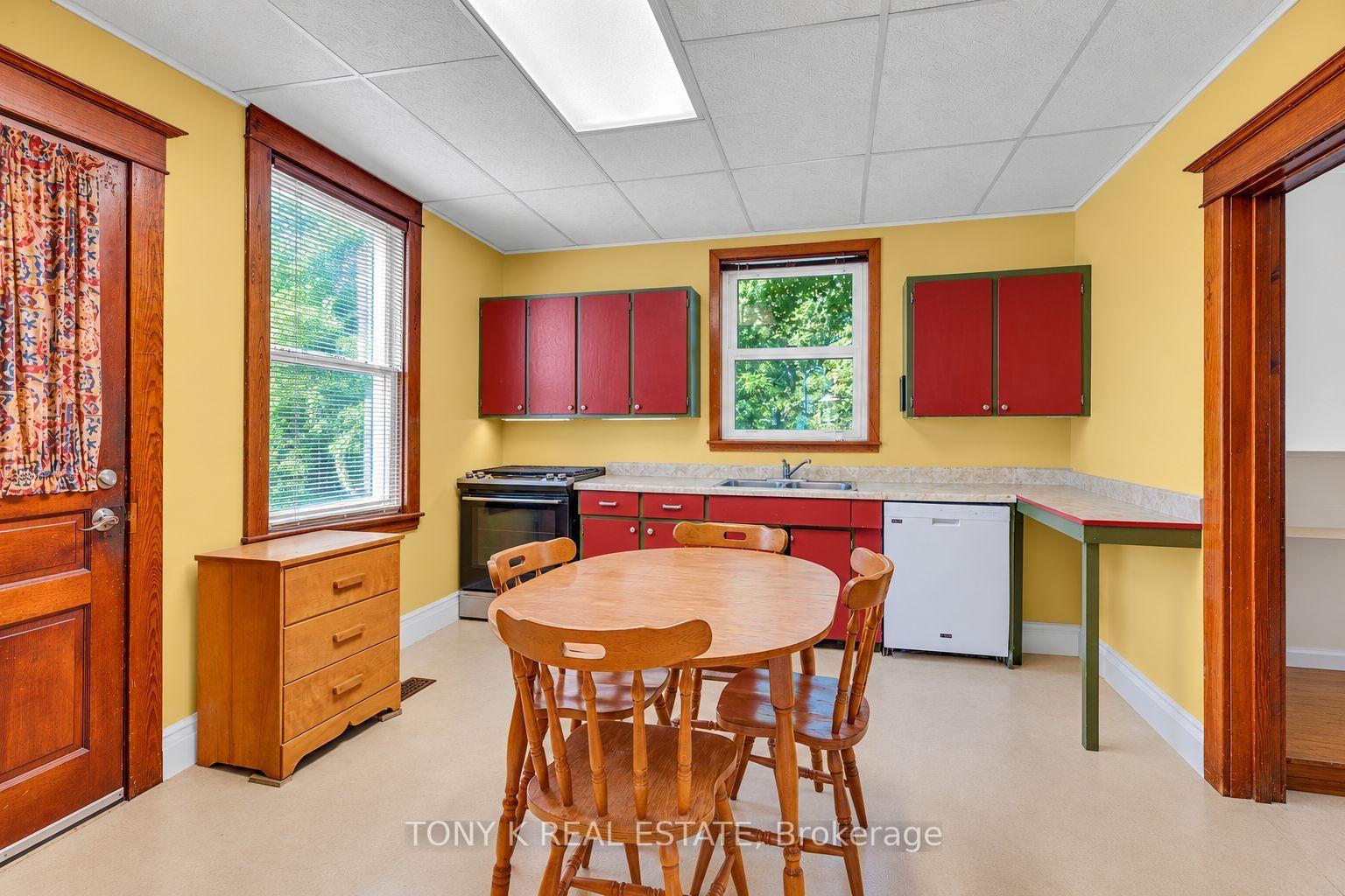 Photo 9 of 113 Freelton Road, Hamilton, Freelton — HOMEH