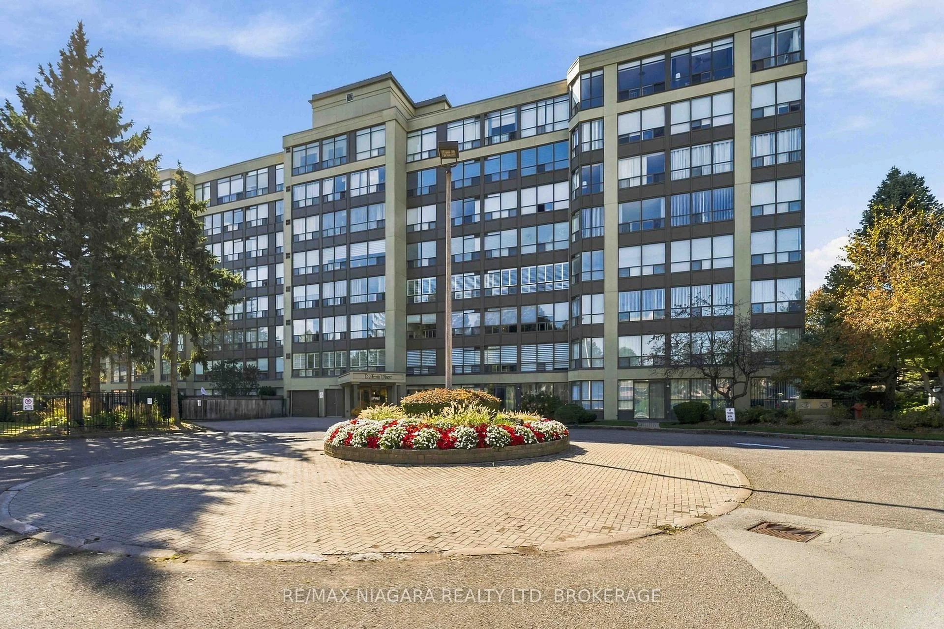 Photo 2 of Unit 704, 5100 Dorchester Road, Niagara Falls, Morrison — HOMEH