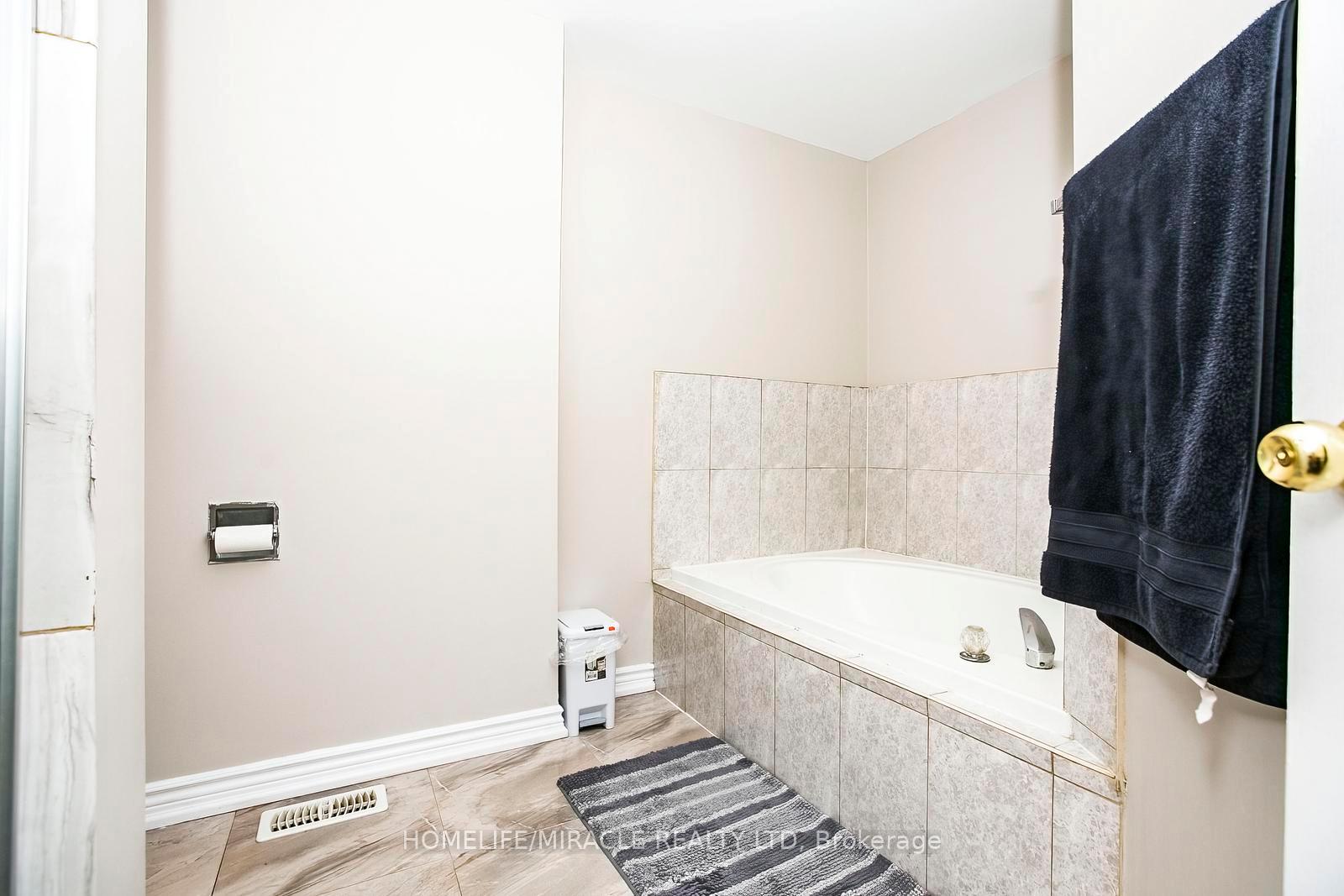 Photo 25 of 5 Butlermere Drive, Brampton, Fletcher's West — HOMEH
