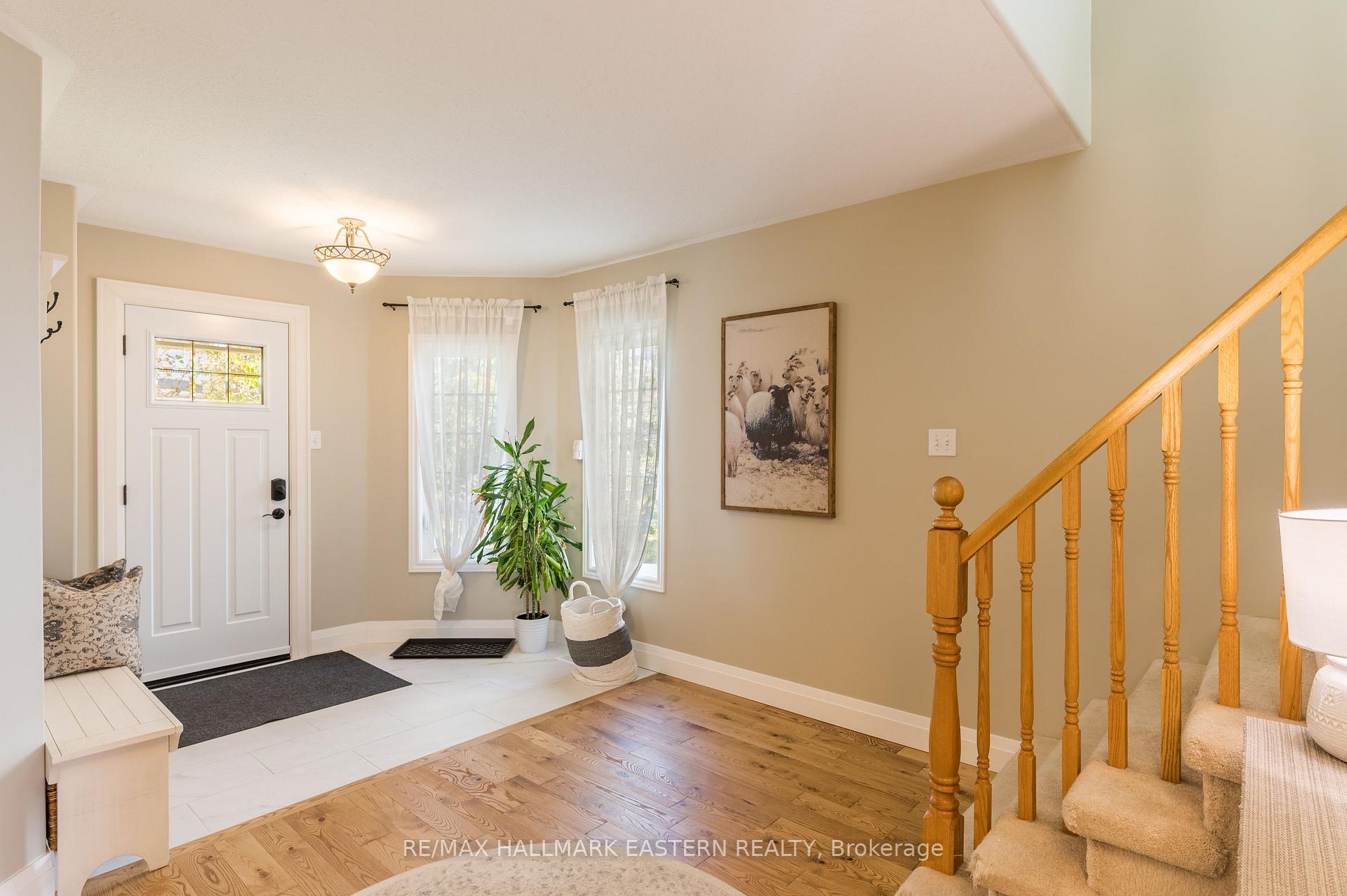 Photo 7 of 688 Trailview Drive, Peterborough, Ashburnham Ward 4 — HOMEH