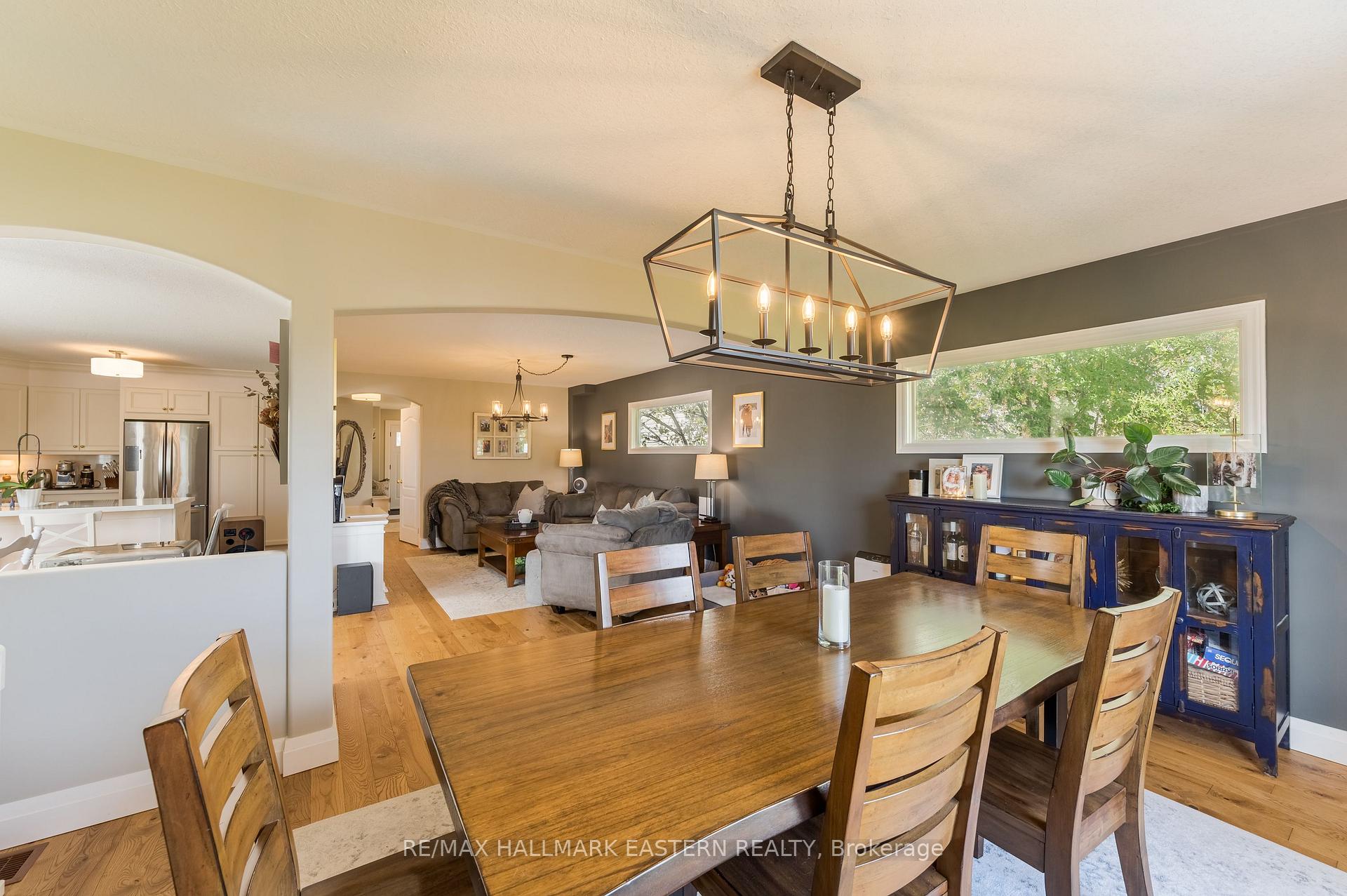 Photo 14 of 688 Trailview Drive, Peterborough, Ashburnham Ward 4 — HOMEH