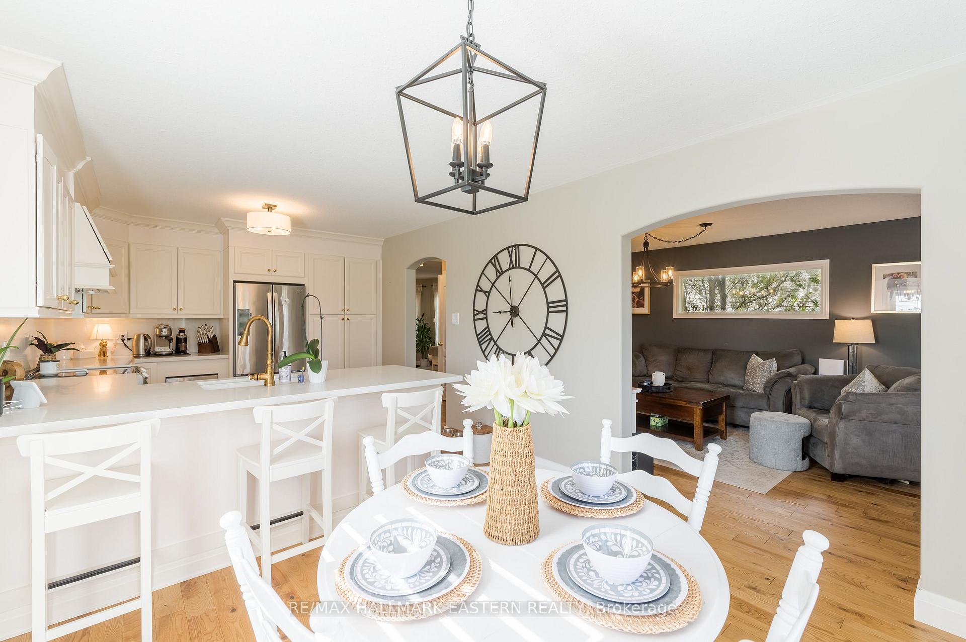 Photo 16 of 688 Trailview Drive, Peterborough, Ashburnham Ward 4 — HOMEH