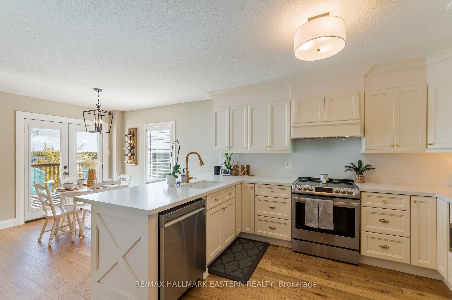 Photo 21 of 688 Trailview Drive, Peterborough, Ashburnham Ward 4 — HOMEH