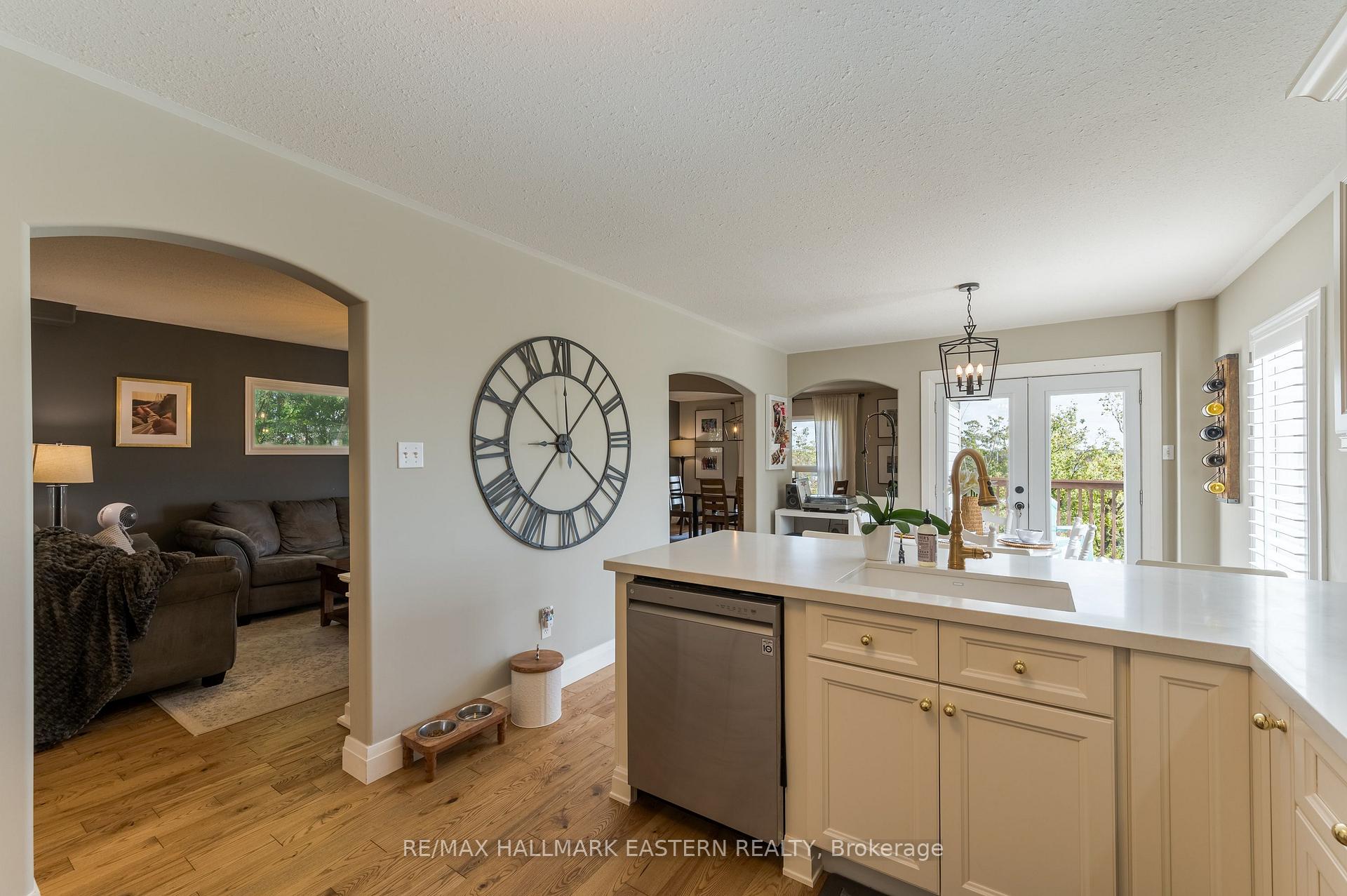 Photo 23 of 688 Trailview Drive, Peterborough, Ashburnham Ward 4 — HOMEH