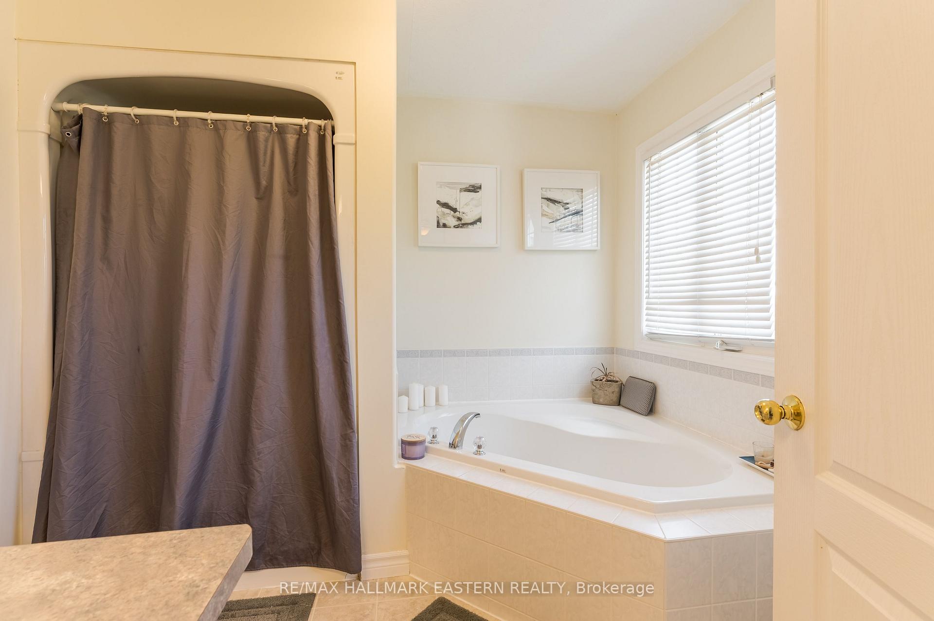 Photo 31 of 688 Trailview Drive, Peterborough, Ashburnham Ward 4 — HOMEH
