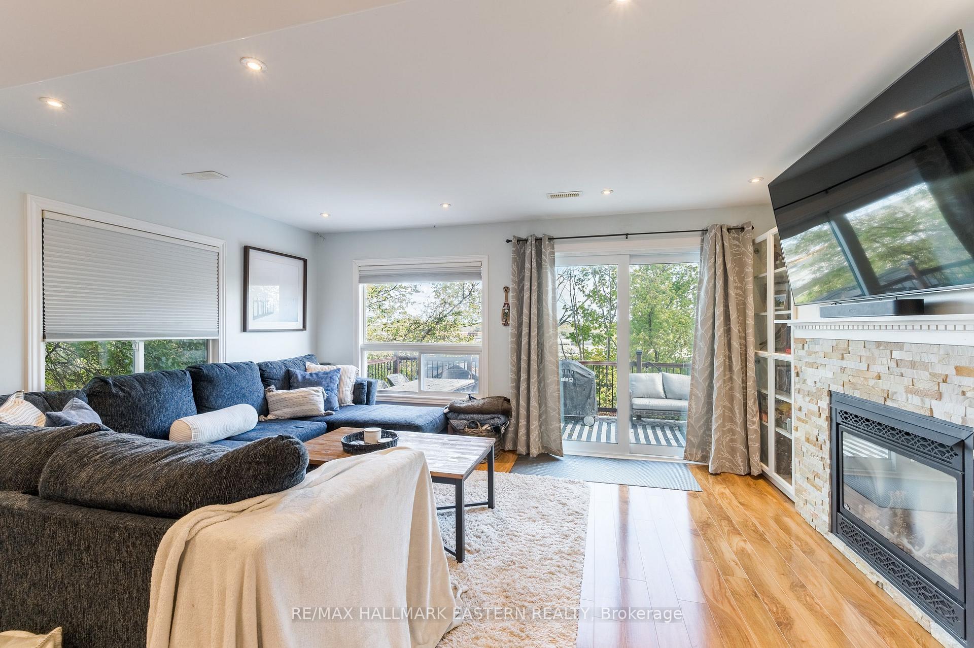 Photo 41 of 688 Trailview Drive, Peterborough, Ashburnham Ward 4 — HOMEH