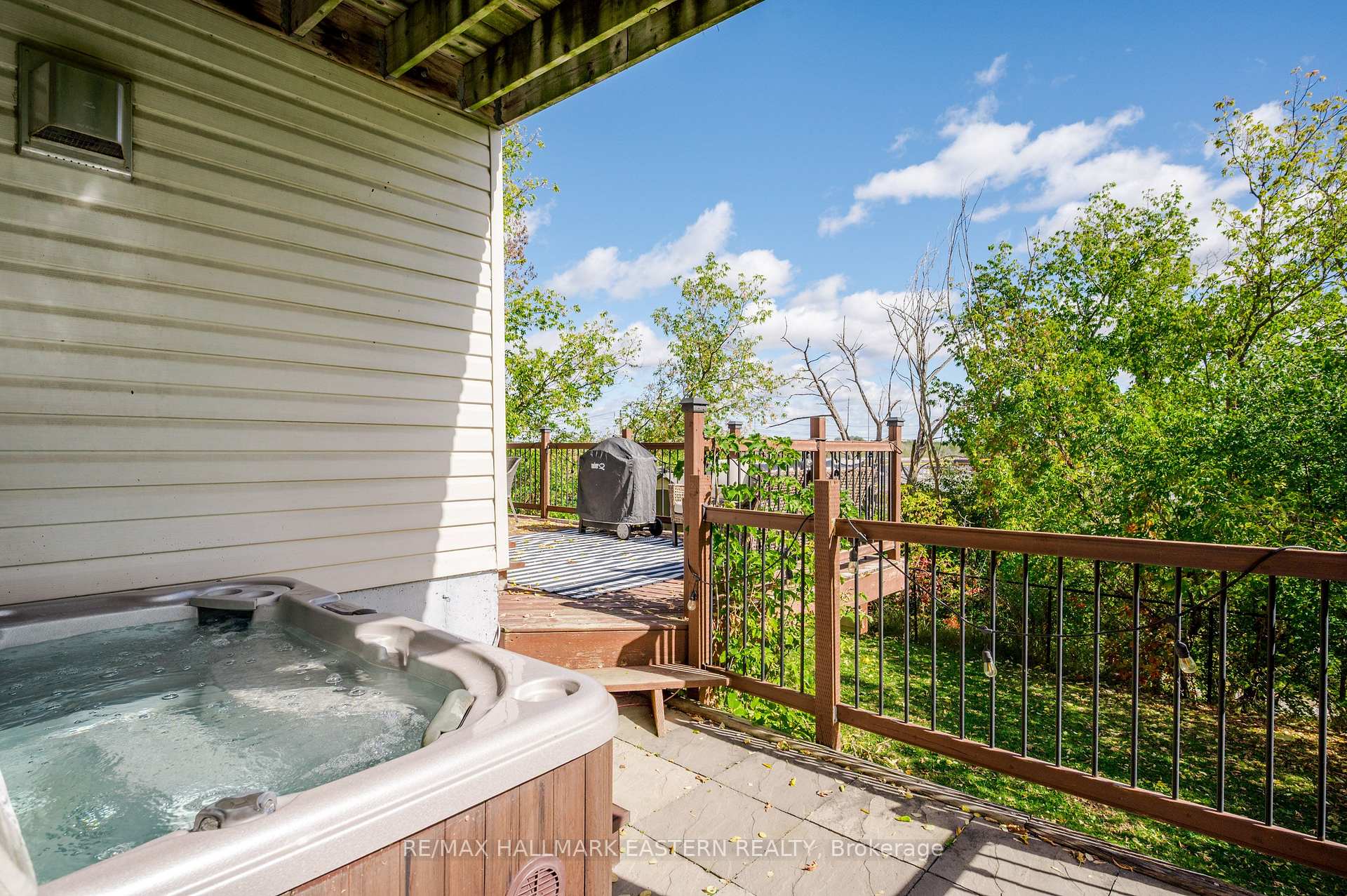 Photo 46 of 688 Trailview Drive, Peterborough, Ashburnham Ward 4 — HOMEH
