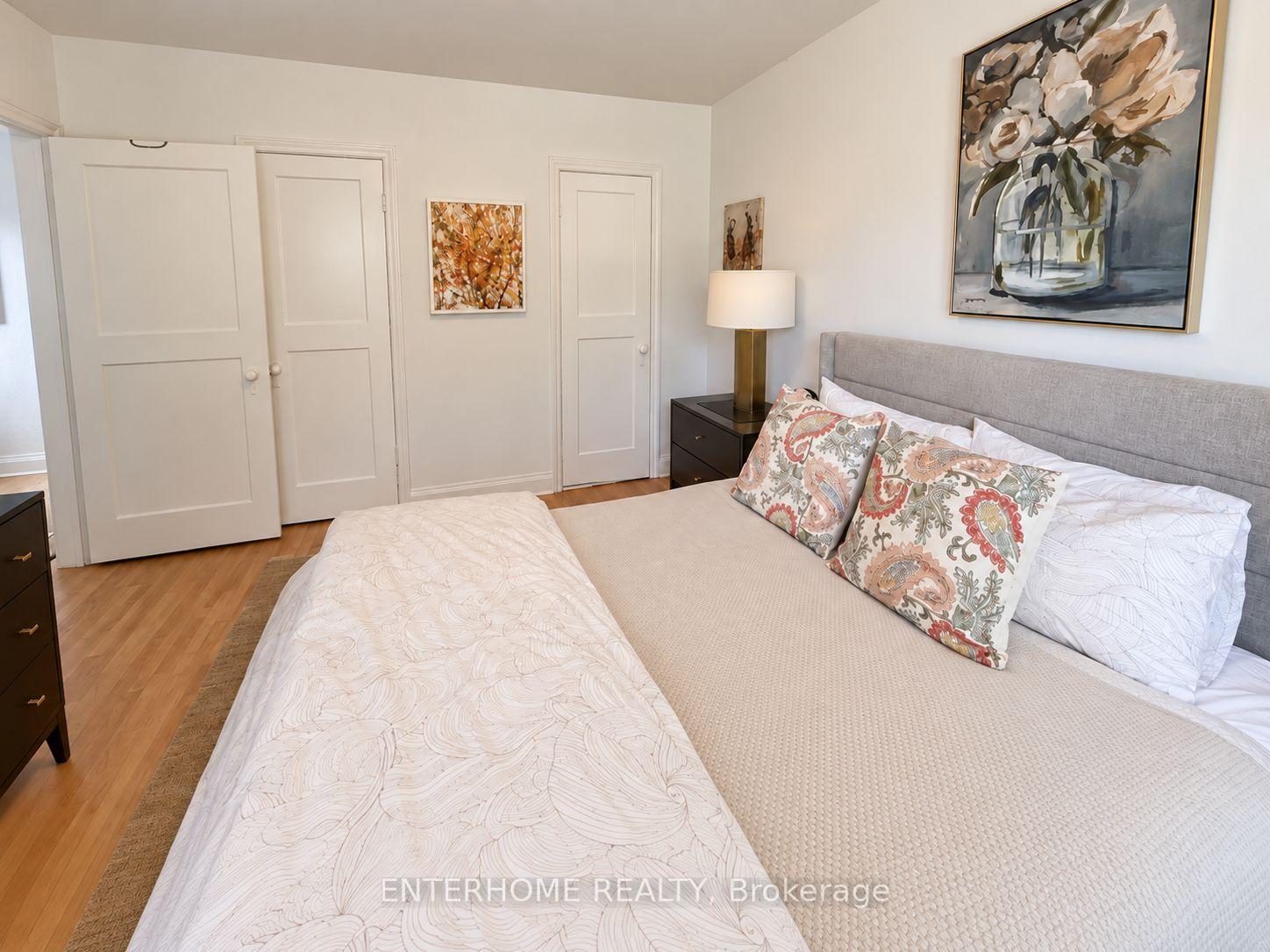 Photo 10 of 119 Glenvale Boulevard, Toronto, Leaside — HOMEH