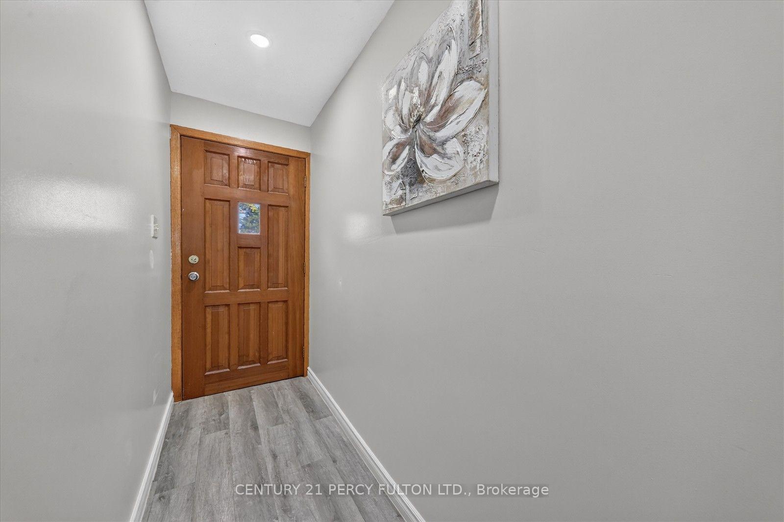 Photo 11 of 135 Cedar Crest Beach Road, Clarington, Bowmanville — HOMEH