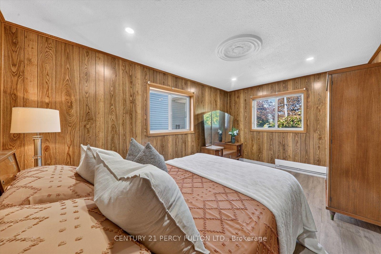 Photo 13 of 135 Cedar Crest Beach Road, Clarington, Bowmanville — HOMEH