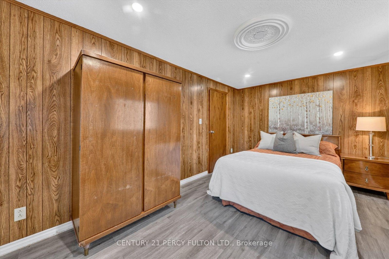 Photo 14 of 135 Cedar Crest Beach Road, Clarington, Bowmanville — HOMEH