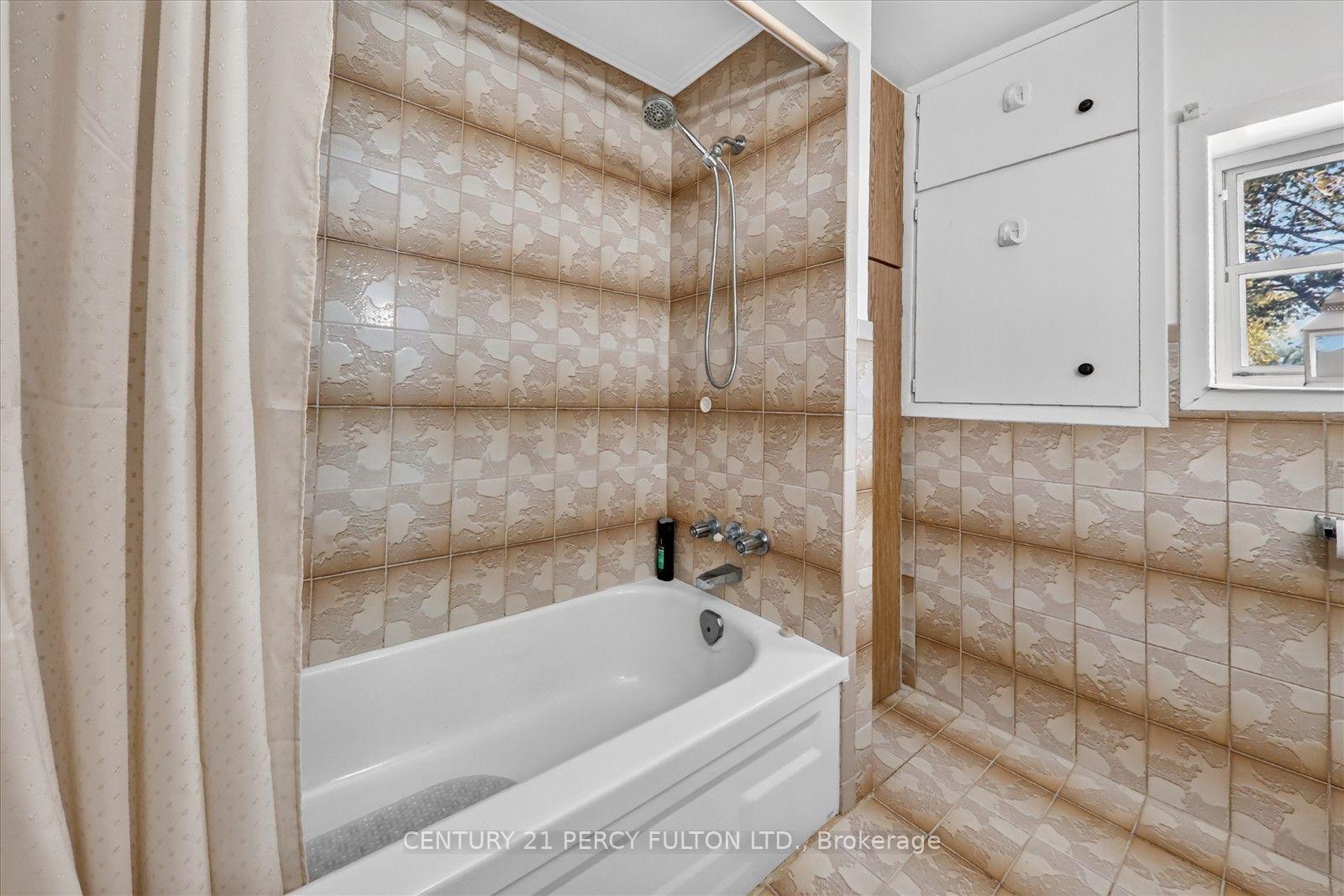 Photo 19 of 135 Cedar Crest Beach Road, Clarington, Bowmanville — HOMEH