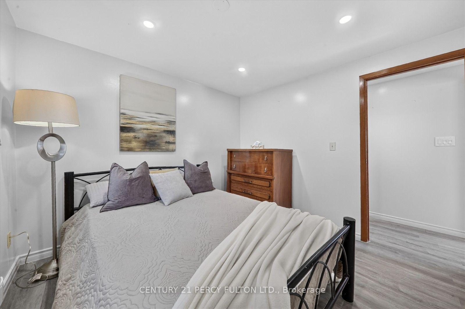 Photo 21 of 135 Cedar Crest Beach Road, Clarington, Bowmanville — HOMEH