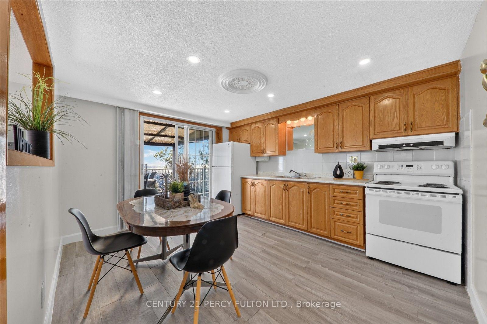 Photo 28 of 135 Cedar Crest Beach Road, Clarington, Bowmanville — HOMEH