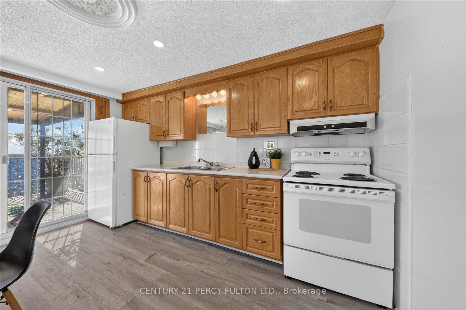 Photo 30 of 135 Cedar Crest Beach Road, Clarington, Bowmanville — HOMEH
