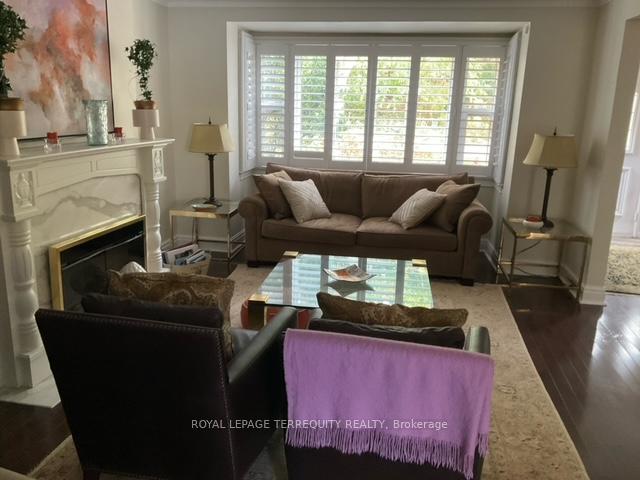 Photo 2 of 14 Humbercrest Boulevard, Toronto, Lambton Baby Point — HOMEH