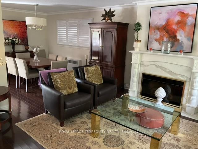 Photo 3 of 14 Humbercrest Boulevard, Toronto, Lambton Baby Point — HOMEH