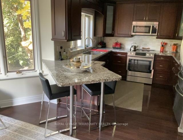 Photo 7 of 14 Humbercrest Boulevard, Toronto, Lambton Baby Point — HOMEH