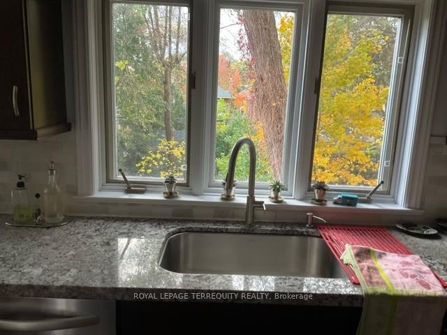 Photo 8 of 14 Humbercrest Boulevard, Toronto, Lambton Baby Point — HOMEH
