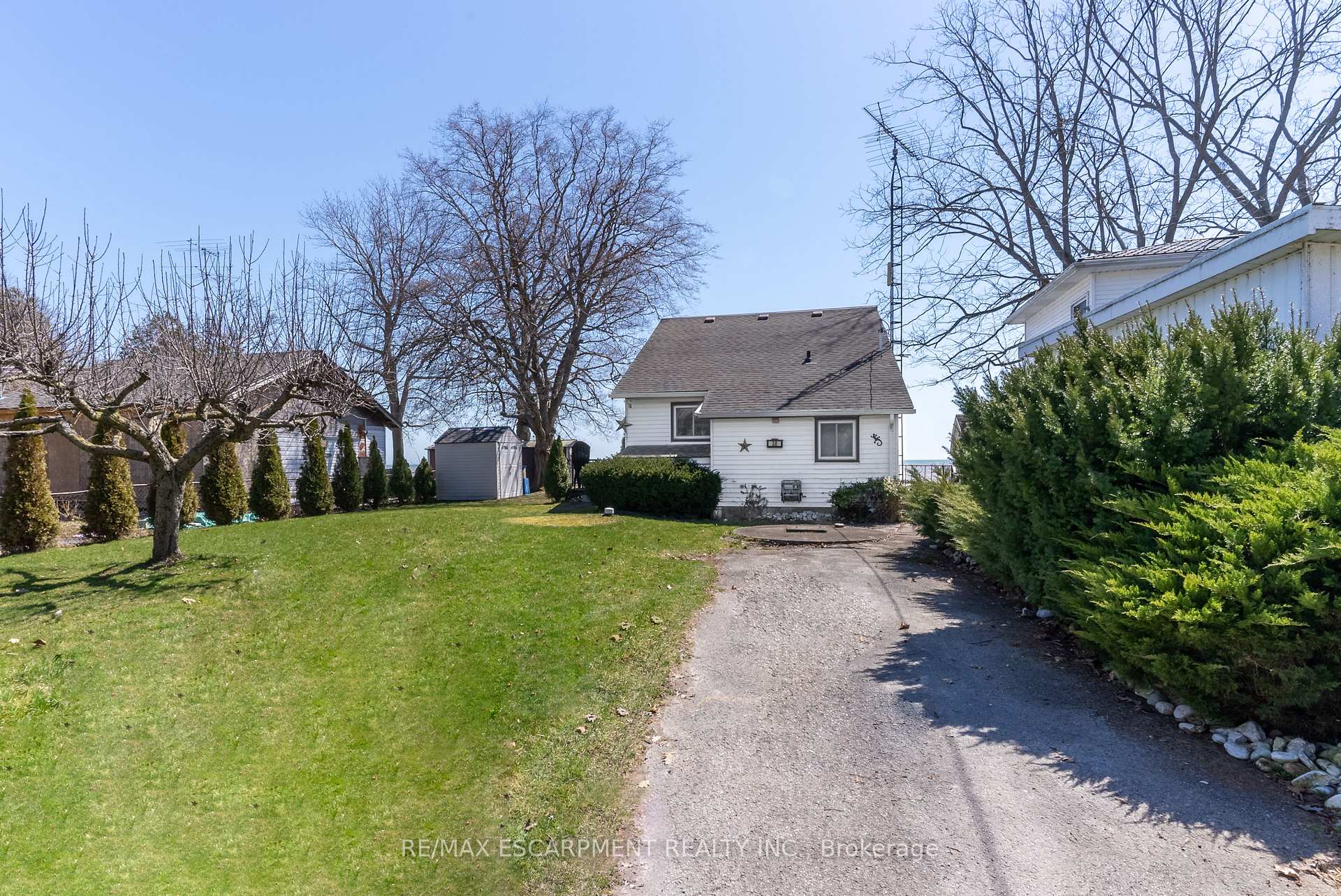 Photo of 38 Lake Road