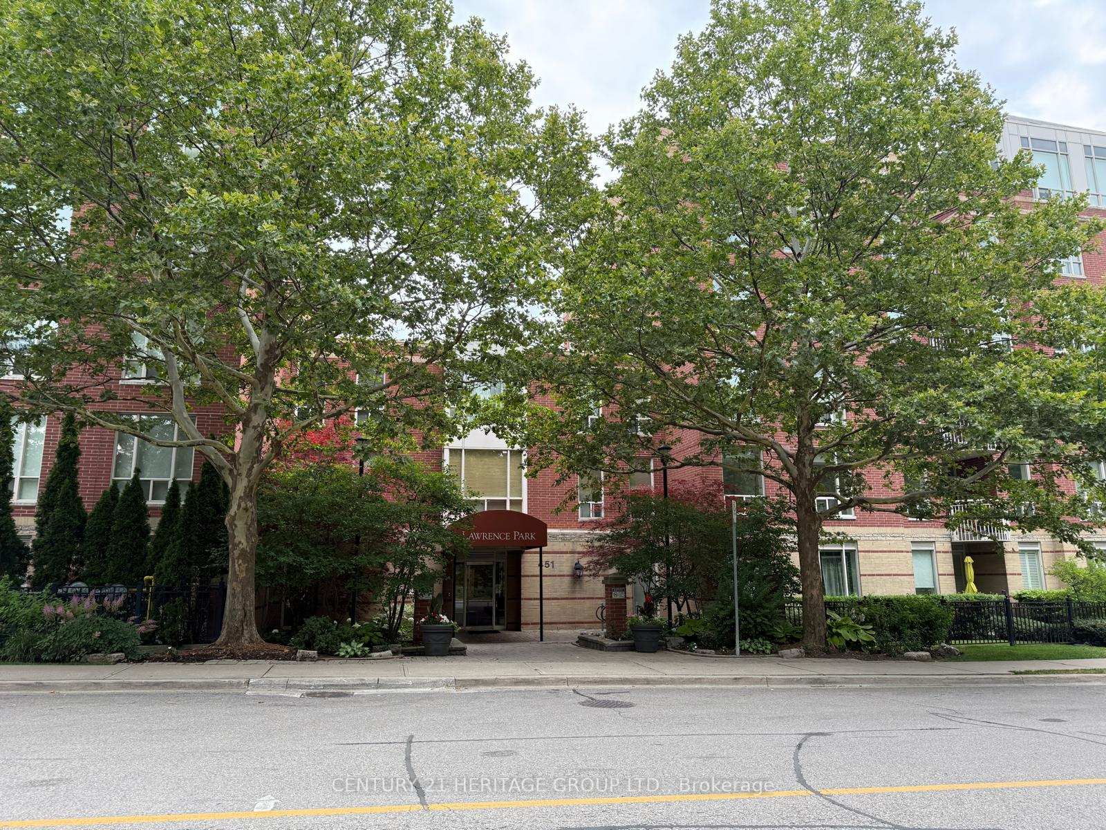Photo 4 of Unit 202, 451 Rosewell Avenue, Toronto, Lawrence Park South — HOMEH