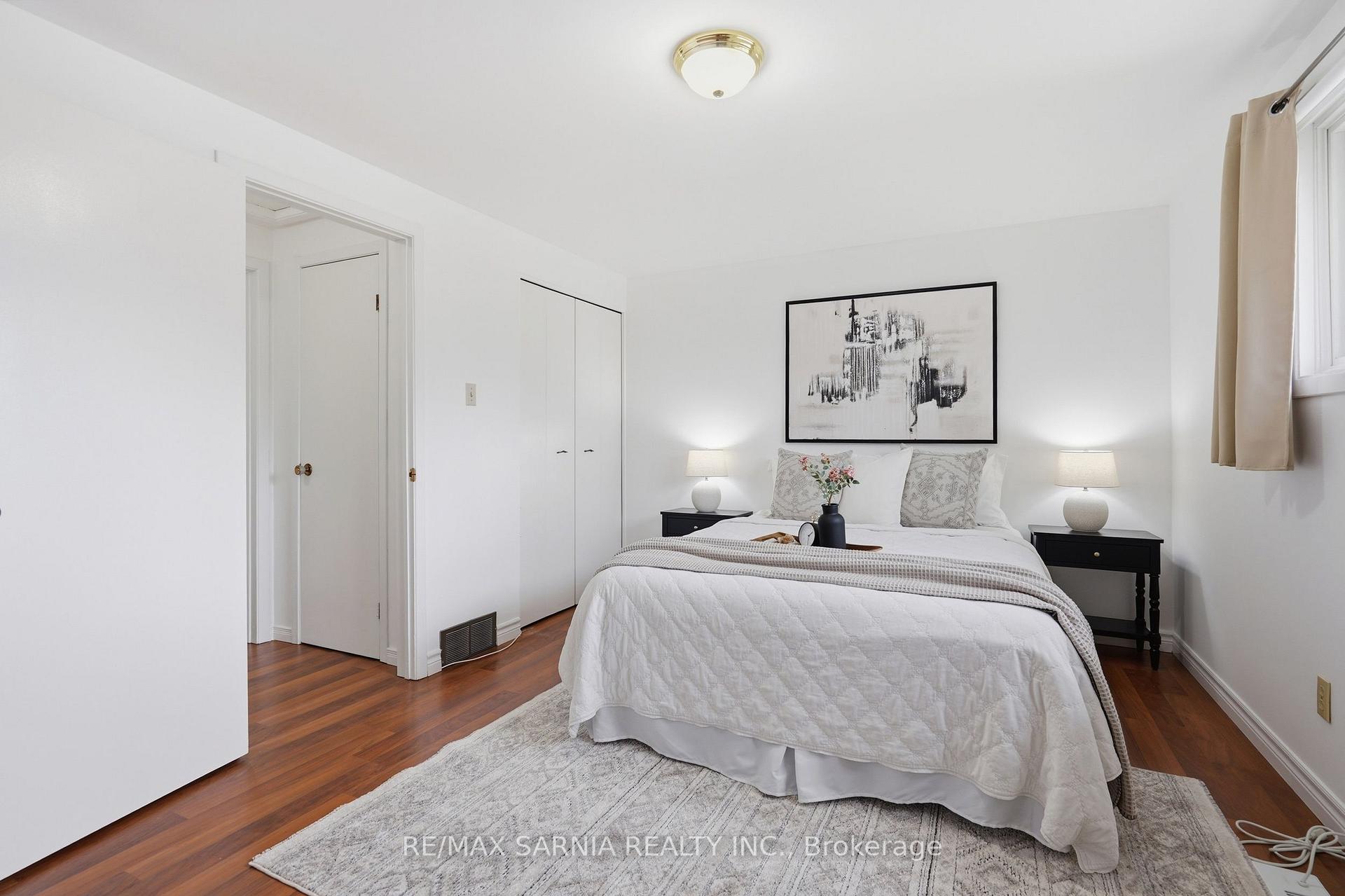 Photo 18 of 159 Estella Court, London, South O — HOMEH