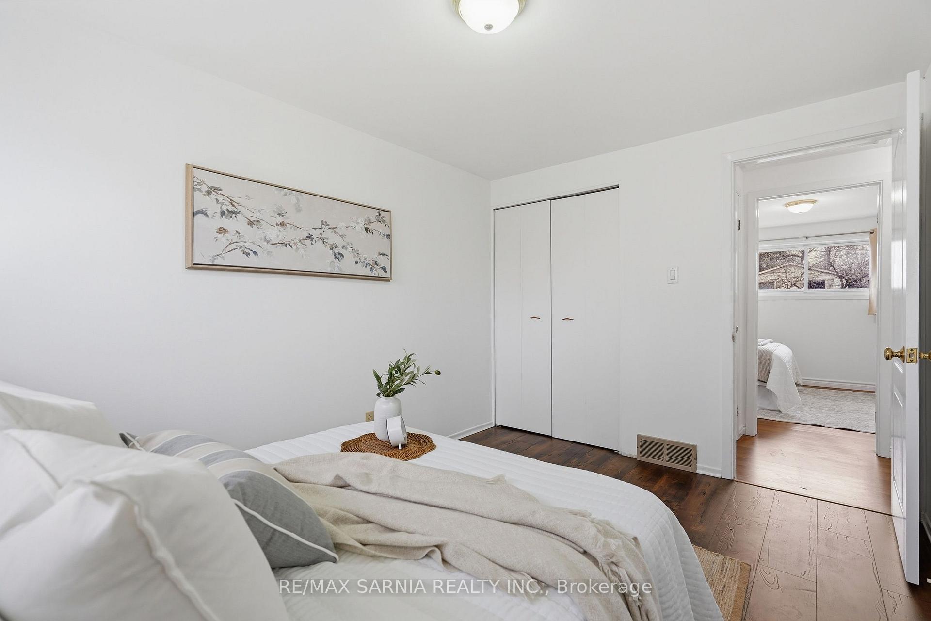Photo 21 of 159 Estella Court, London, South O — HOMEH