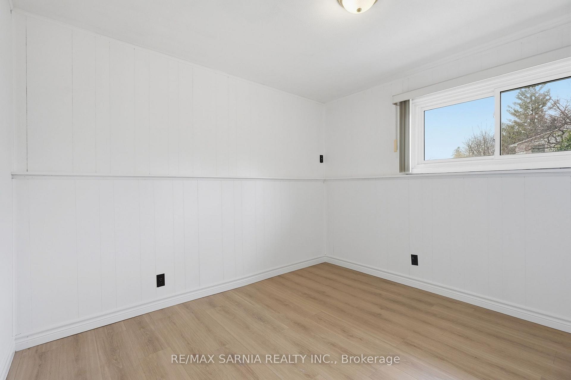 Photo 27 of 159 Estella Court, London, South O — HOMEH