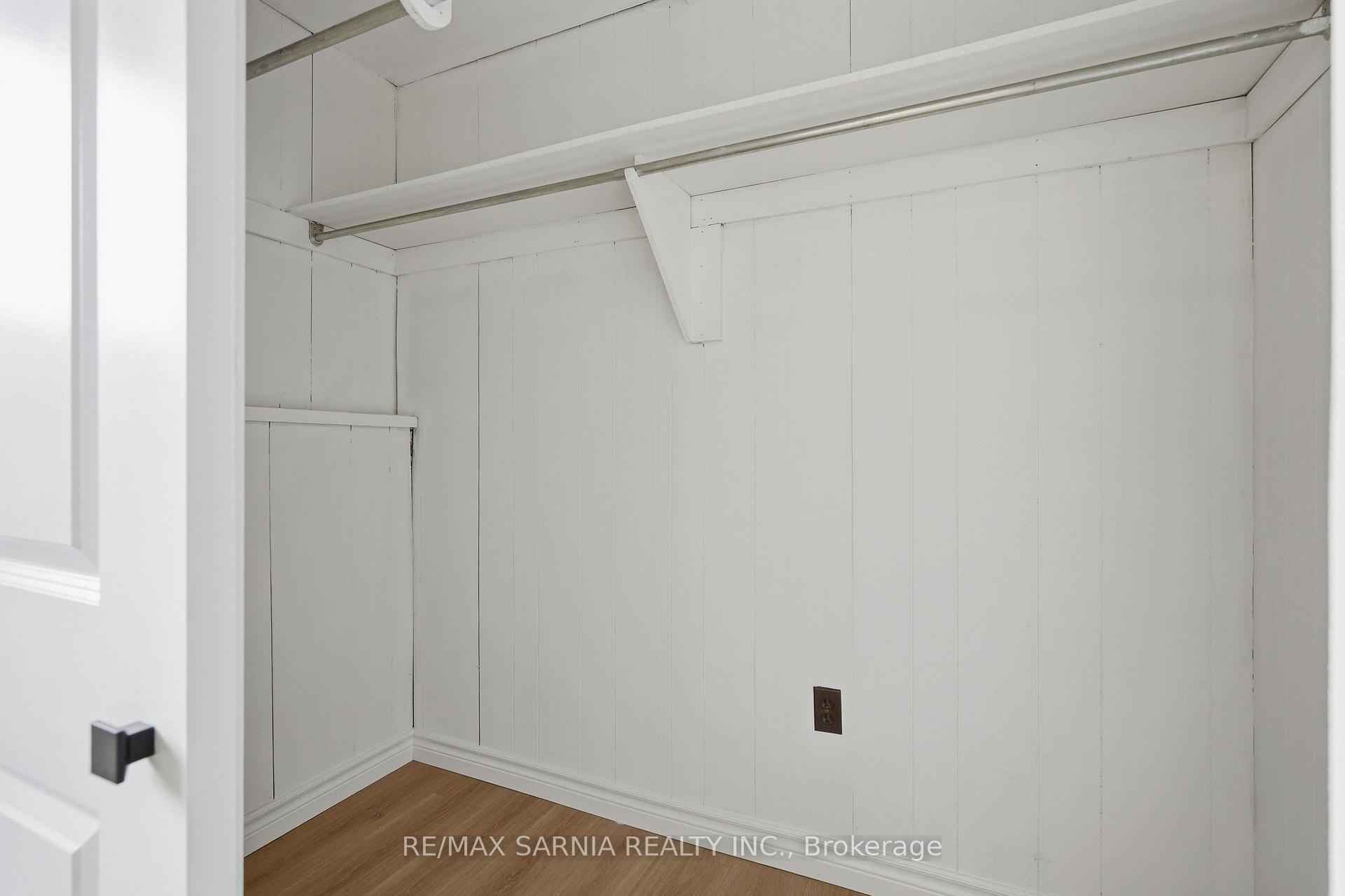 Photo 29 of 159 Estella Court, London, South O — HOMEH