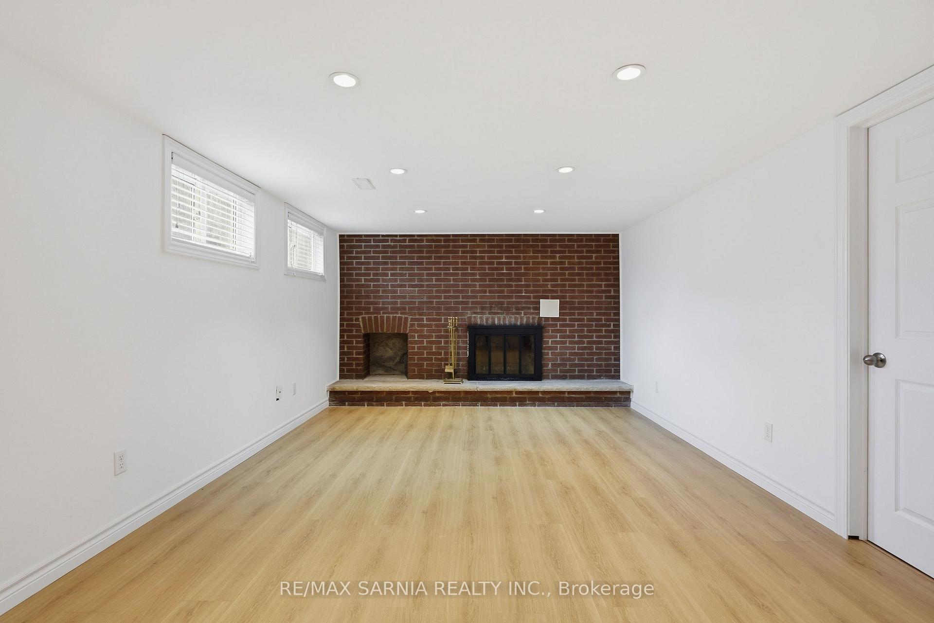 Photo 30 of 159 Estella Court, London, South O — HOMEH