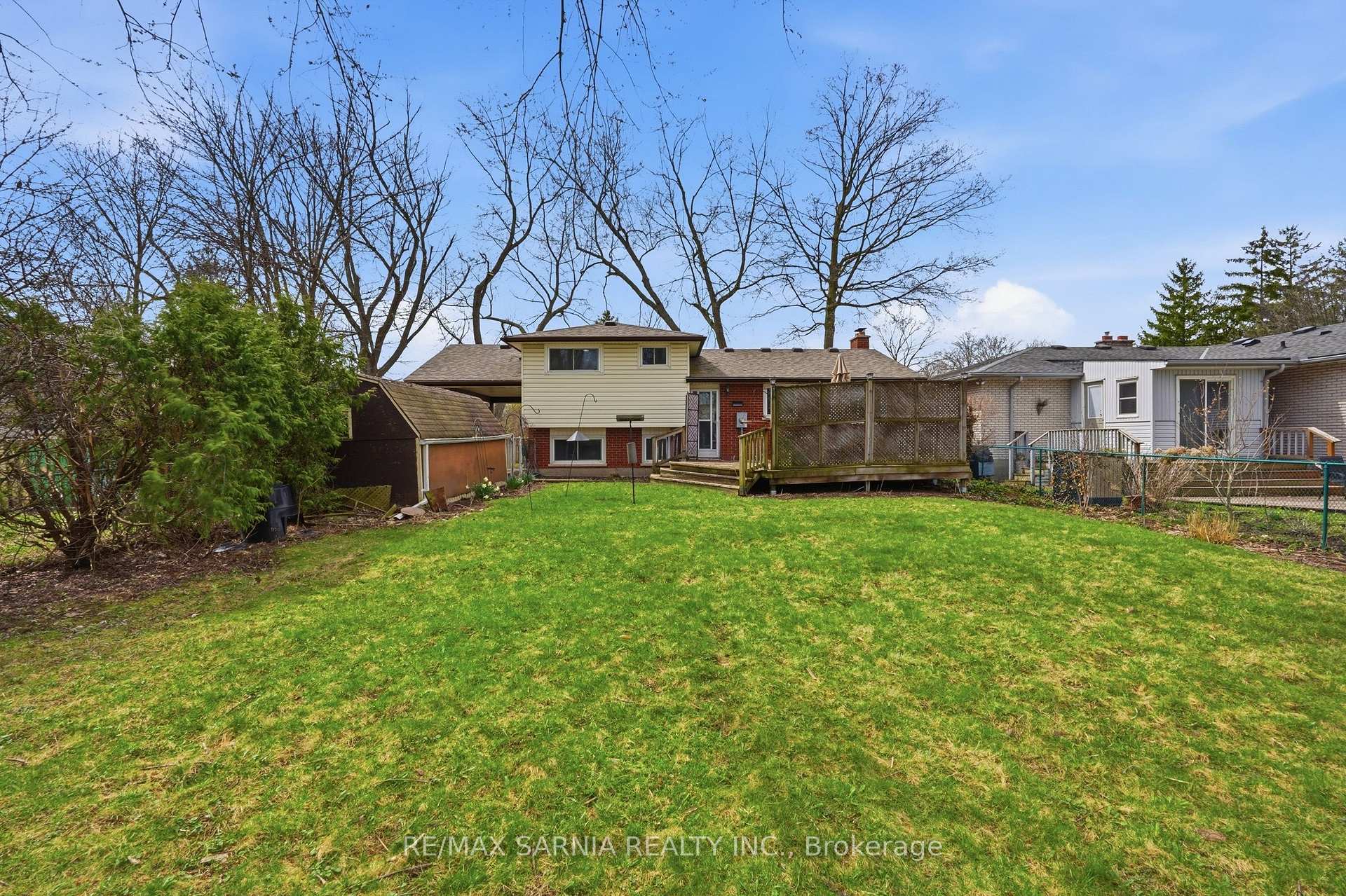 Photo 37 of 159 Estella Court, London, South O — HOMEH