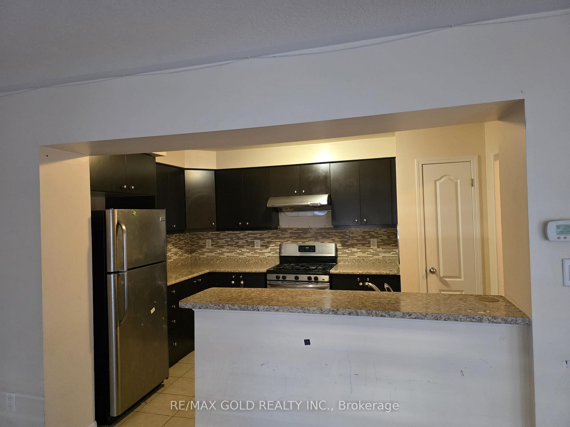Photo 2 of 18 Arnprior Road, Brampton, Northwest Brampton — HOMEH