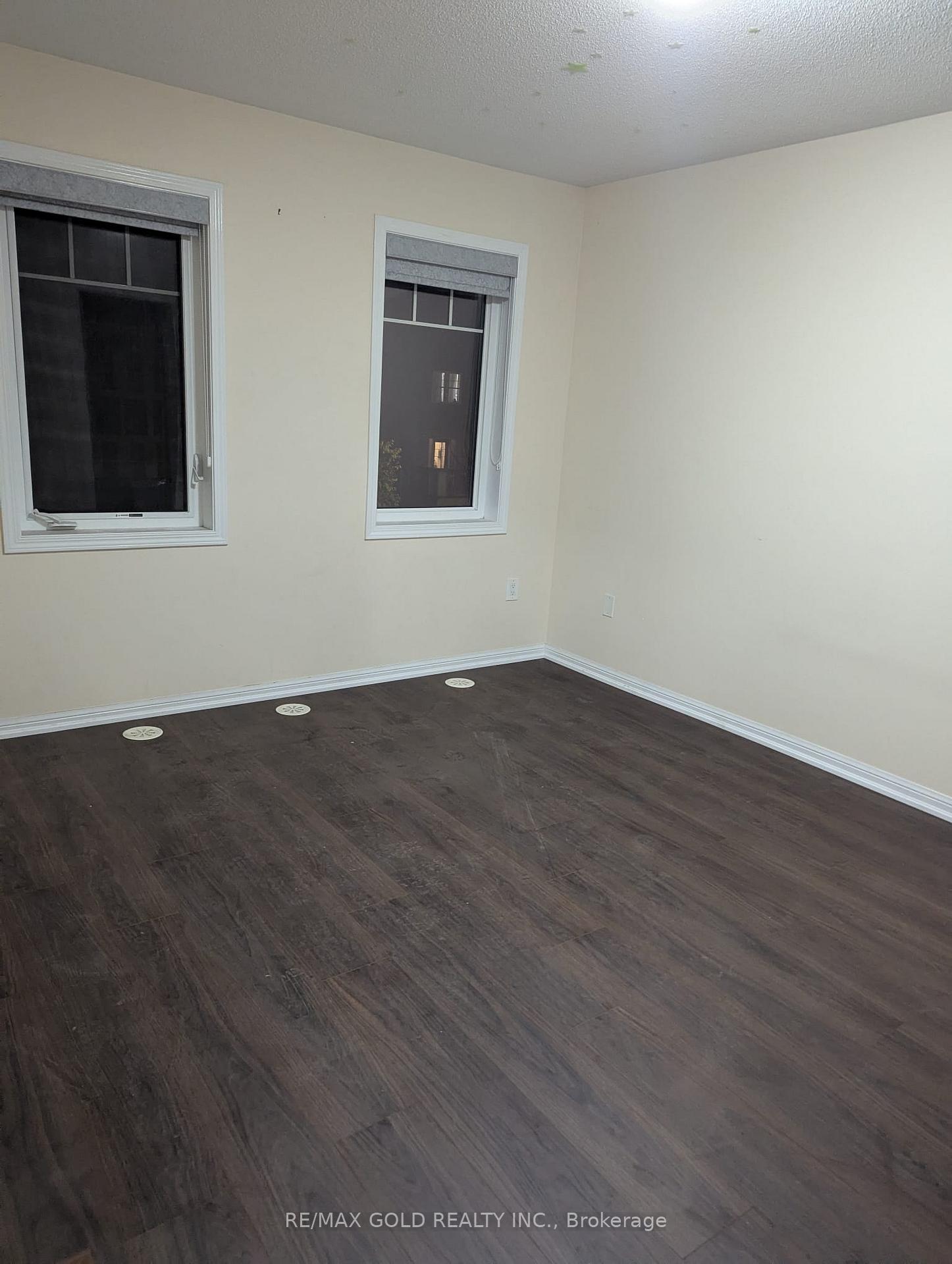 Photo 4 of 18 Arnprior Road, Brampton, Northwest Brampton — HOMEH
