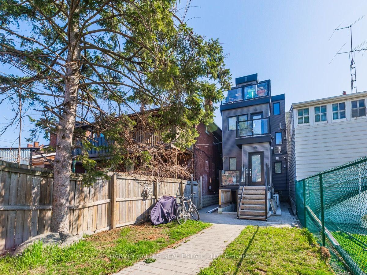 Photo 2 of Unit 4, 160 Lansdowne Avenue, Toronto, Roncesvalles — HOMEH