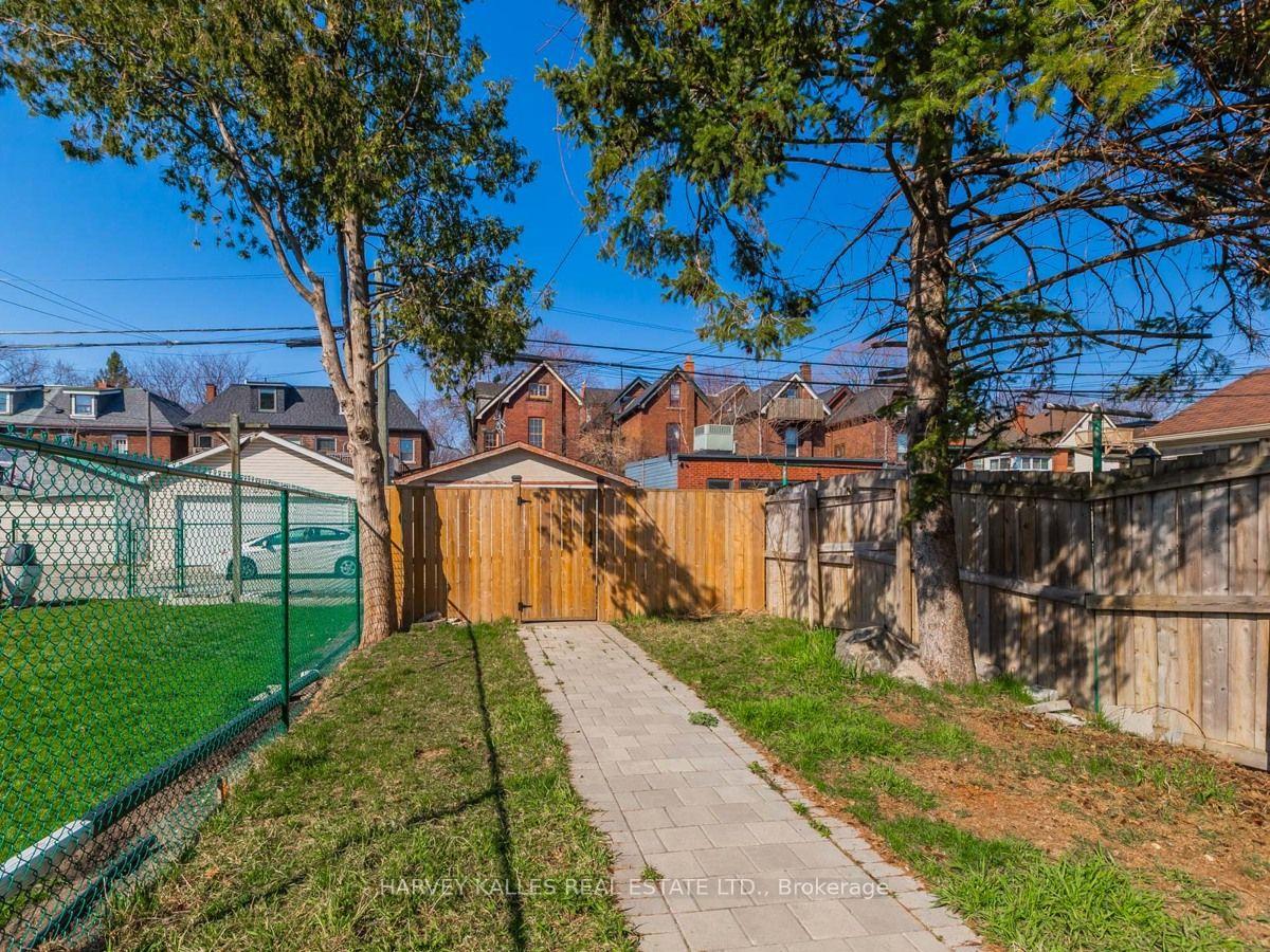 Photo 3 of Unit 4, 160 Lansdowne Avenue, Toronto, Roncesvalles — HOMEH