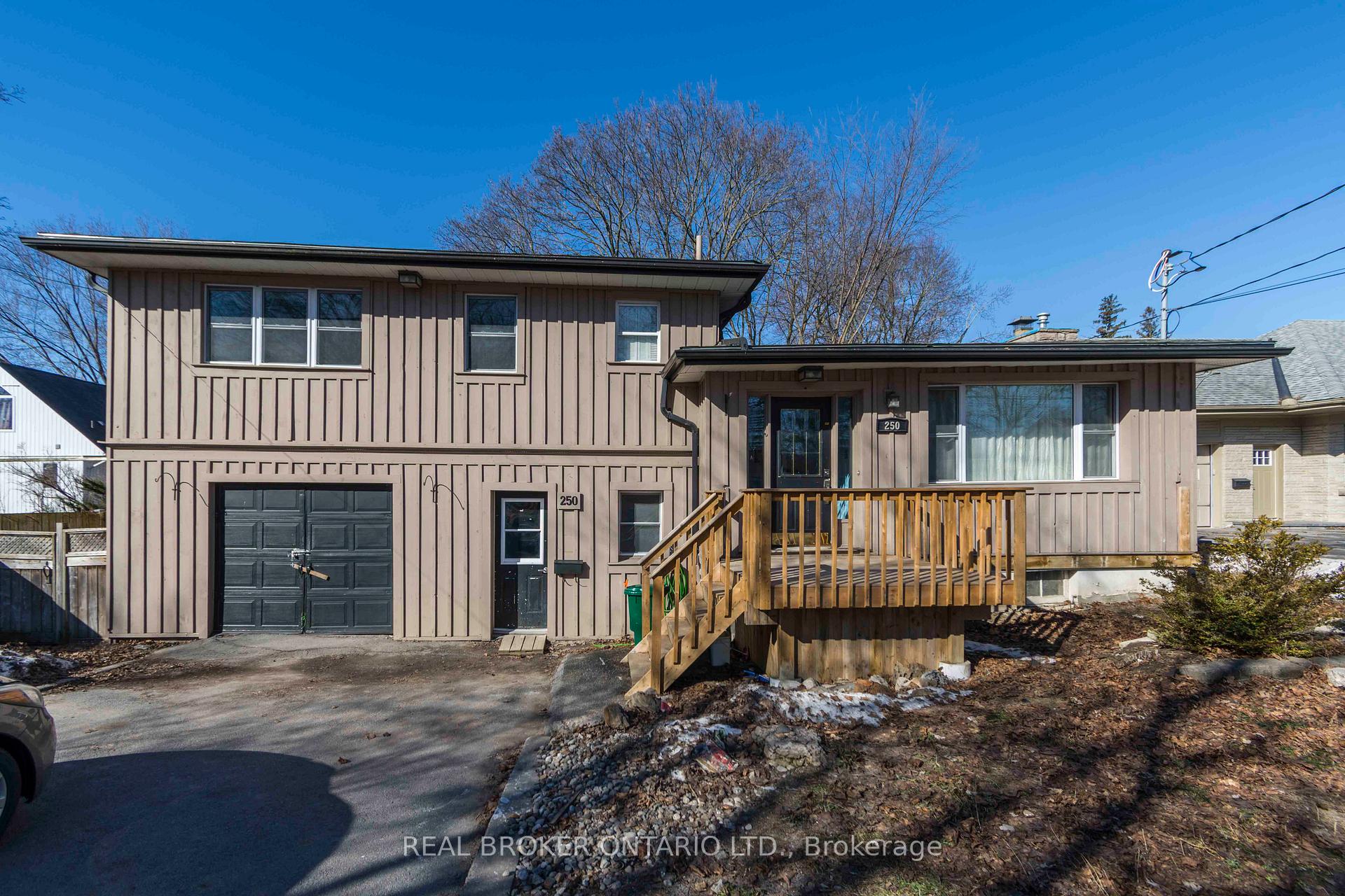 Photo of 250 Macdonald Avenue