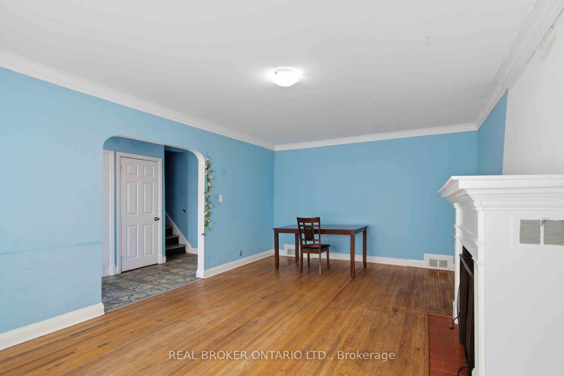 Photo 8 of 250 Macdonald Avenue, Belleville, Belleville Ward — HOMEH