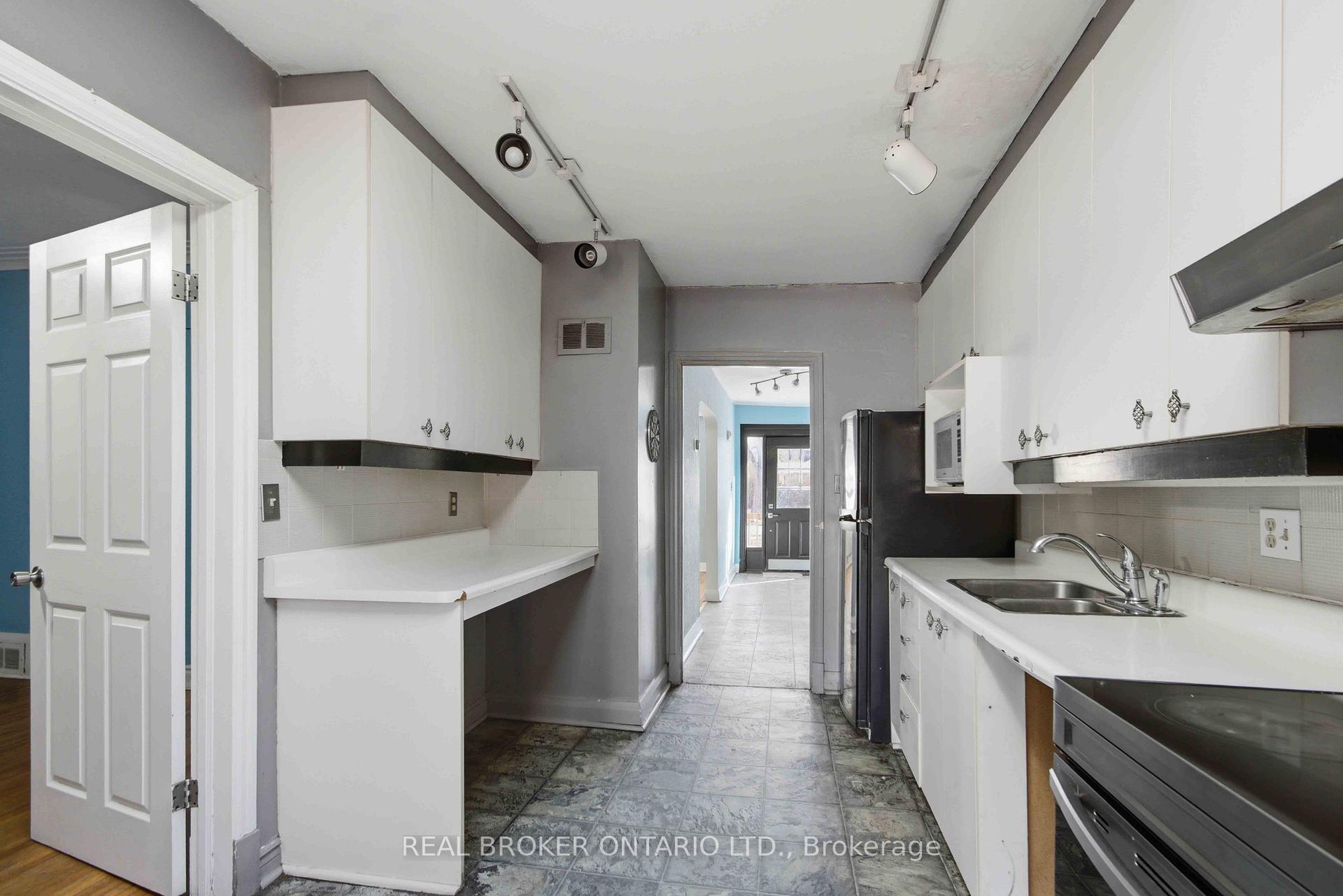 Photo 11 of 250 Macdonald Avenue, Belleville, Belleville Ward — HOMEH