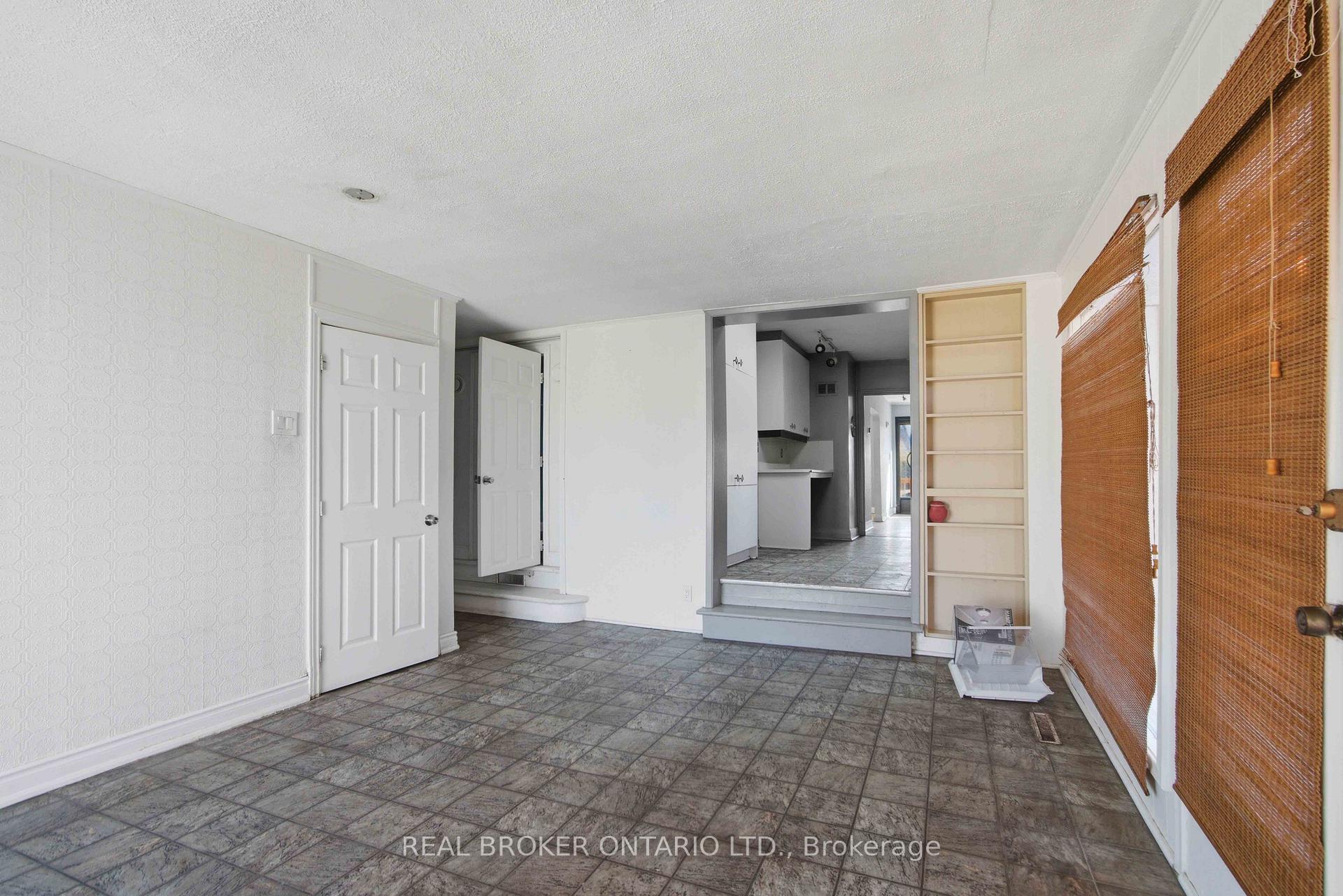 Photo 12 of 250 Macdonald Avenue, Belleville, Belleville Ward — HOMEH